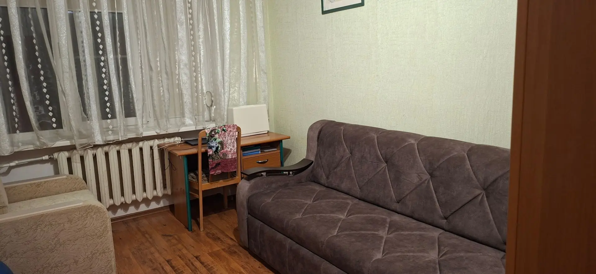 Комната 12 кв.м. для девочки студентки в квартире с хозяйкой. В квартире проживает кошк...