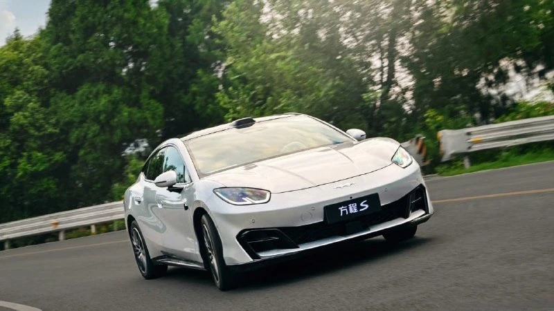 BYD Formula S — новый конкурент Tesla Model 3