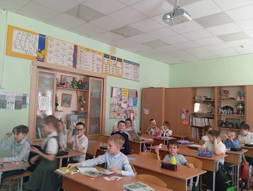 🕊️ Маленькие герои Большой войны  ✅ Сегодня ученицы 8 класса из психолого-педагогического класса про