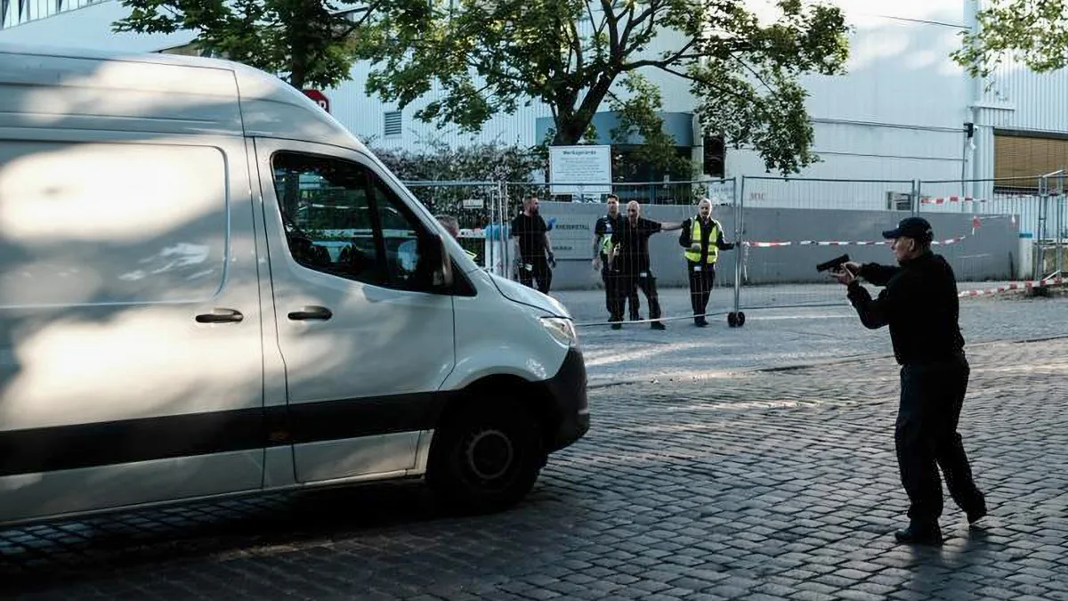 С оружием на…противников войны

Власти сегодняшней Германии не только занялись активной милитаризаци