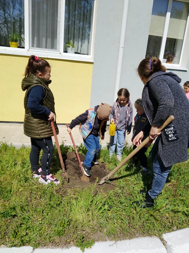 5 мая 2026 ГБДОУ ЛНР Плугатарский детский сад"Звоночек" подключился к акции "Сад памяти...