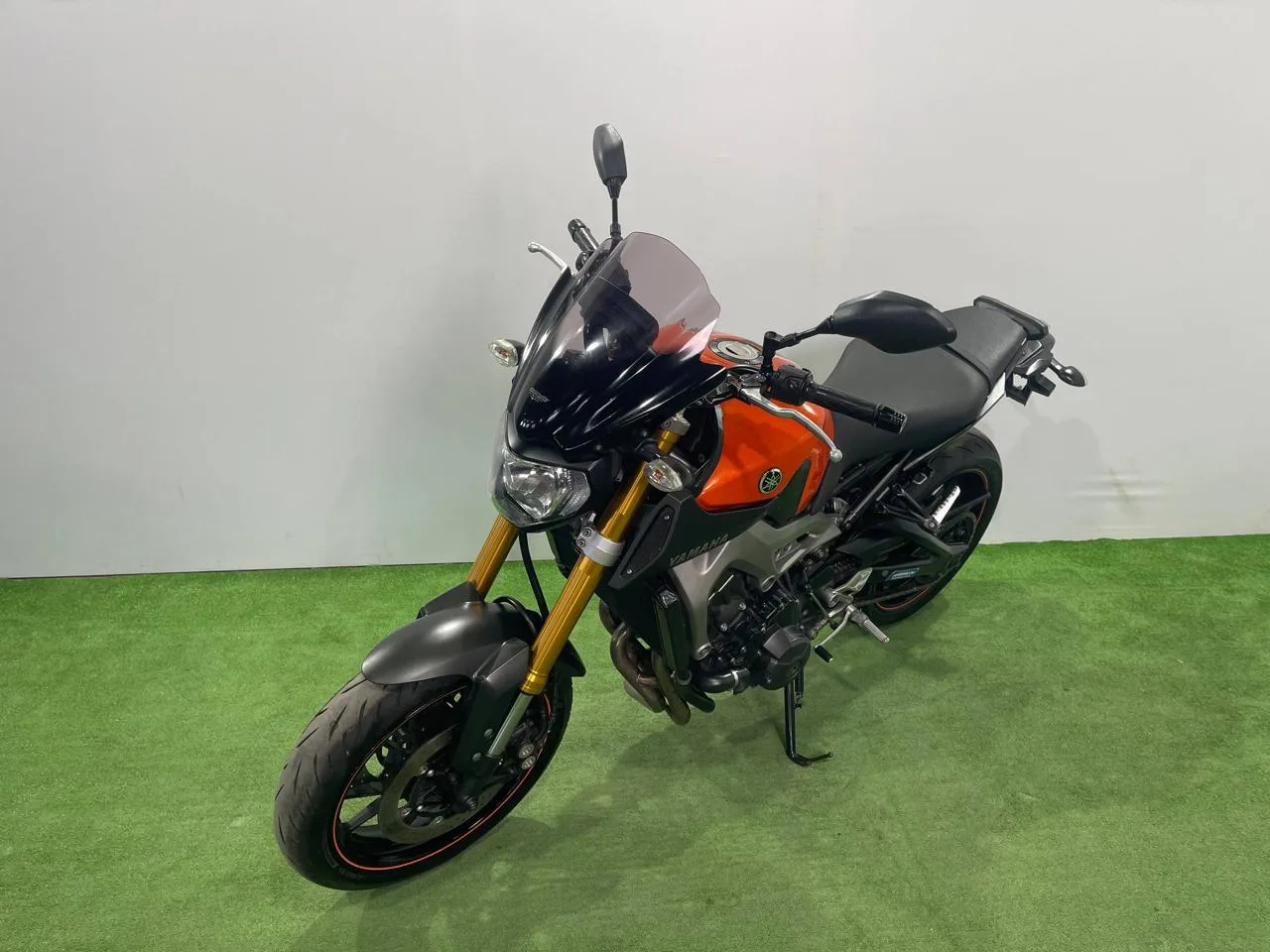 YAMAHA MT-09 в наличии во Владивостоке  Характеристики:  - 2015 год - объем 850 см3 - Аукцион BDS - 