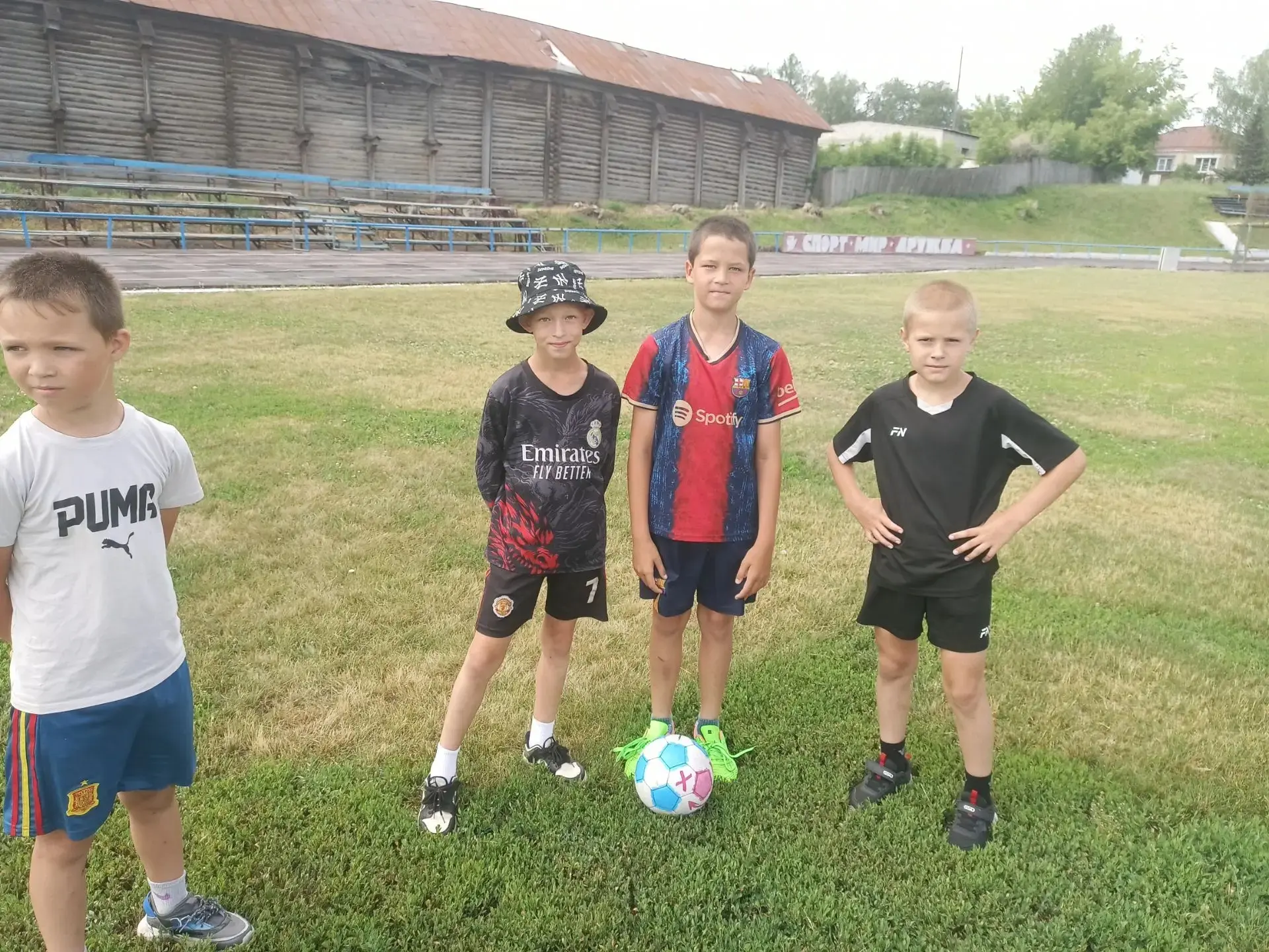 ⚽Сегодня, 16 июня, в ДОЛ "Теремок" - День футбола.
🥅С утра у нас прошли соревнования по мини-футбол