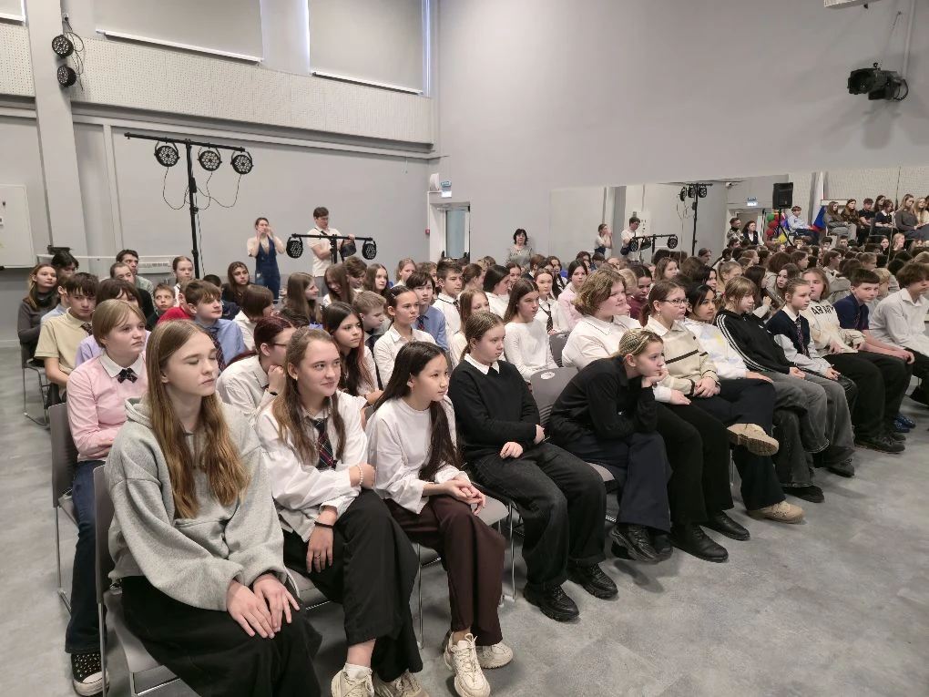 29 января, в рамках проекта «Неделя Театра», в нашем лицее состоялся показ спектакля «Щелкунчик». С 