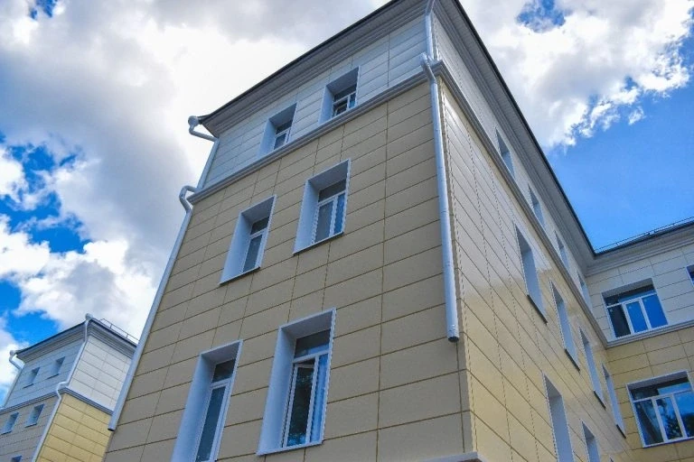 В Твери завершается капитальный ремонт школы № 16🏫🎓📚 

В Центральном районе Твери продолжается ка
