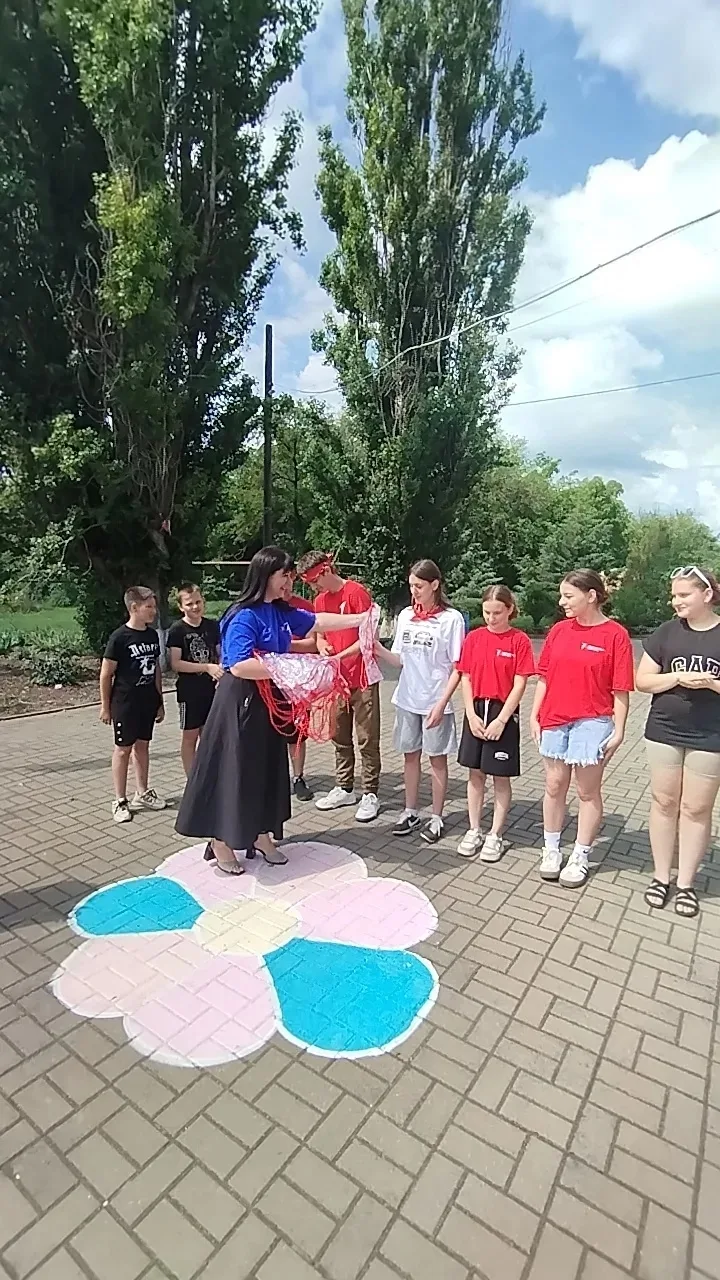 🎉 Будни в Движении: в лагере «Светлячок» прошла торжественная линейка!Летняя смена в н...