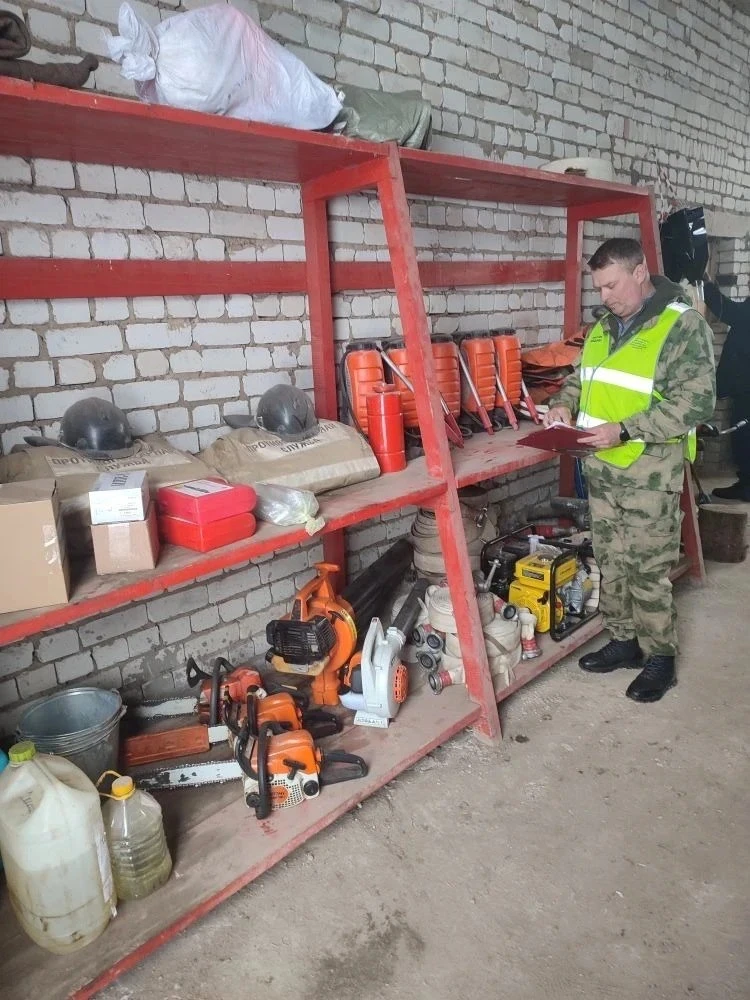 🔥Проверяем наличие противопожарного инвентаря у арендаторов лесных участков. 

На территории регион