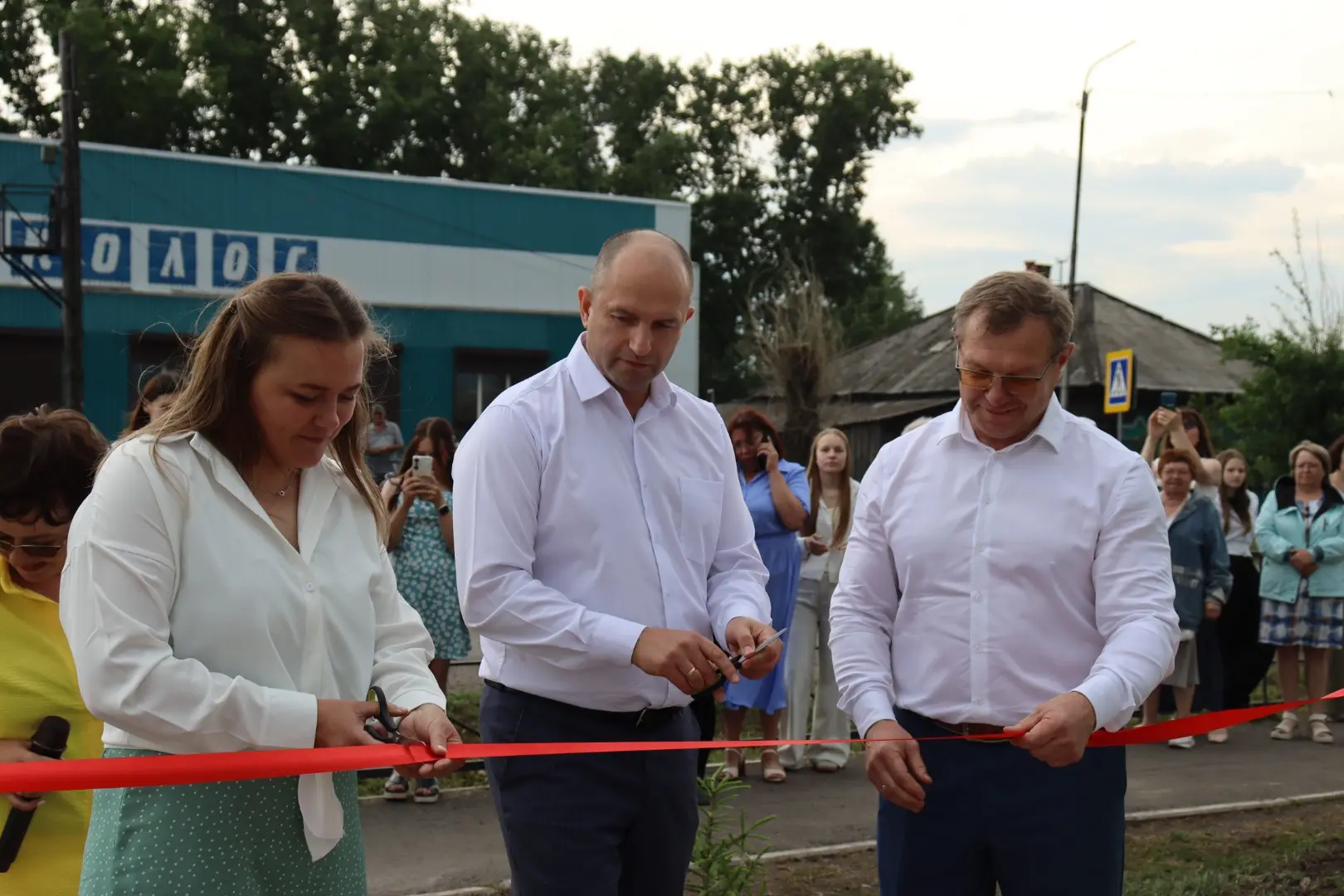 🚪 В Заларинском районе появилось уникальное арт-пространство «Двери»!