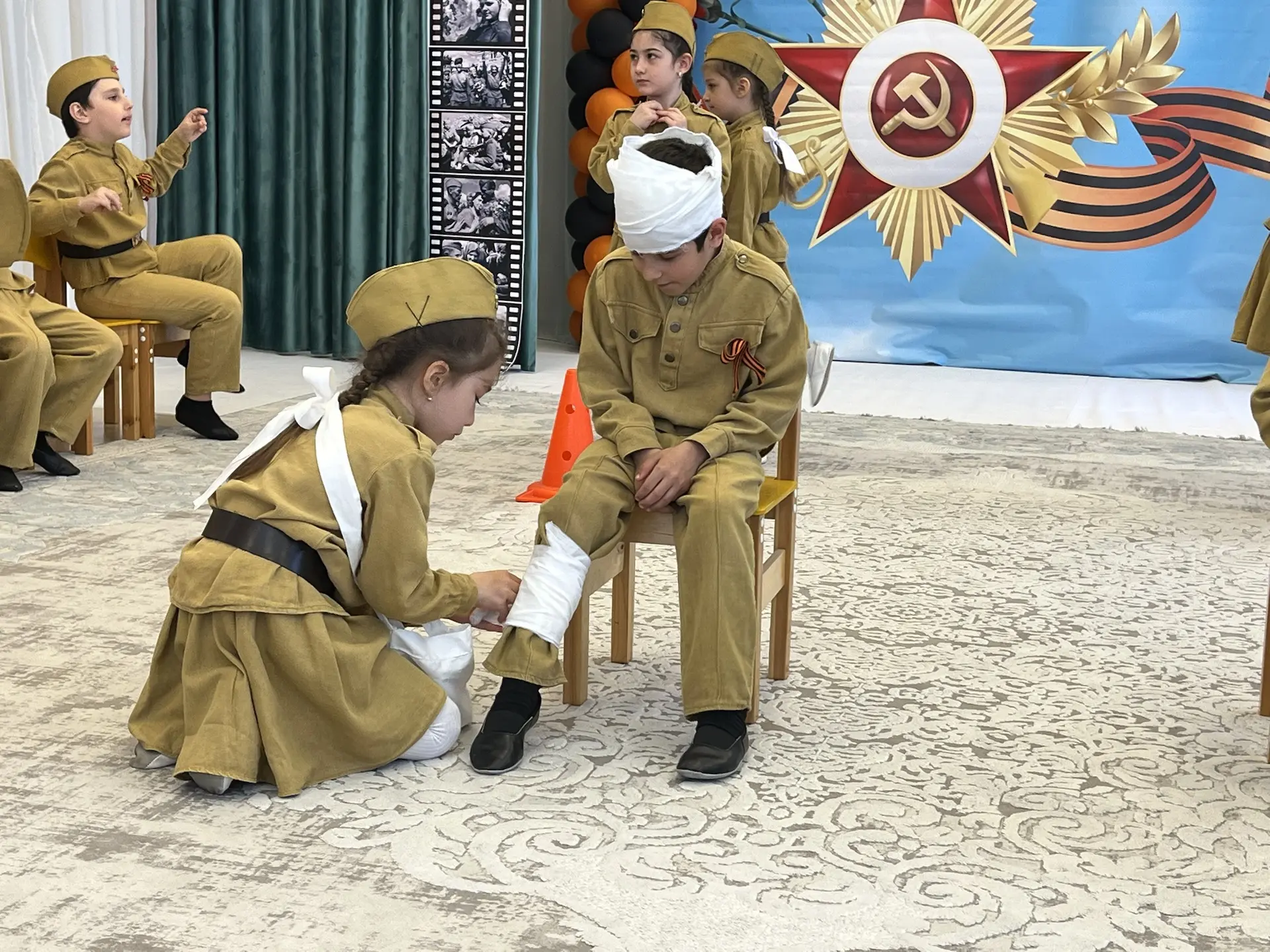 Утренник посвященный Дню Победы в подготовительной группе «Академики »