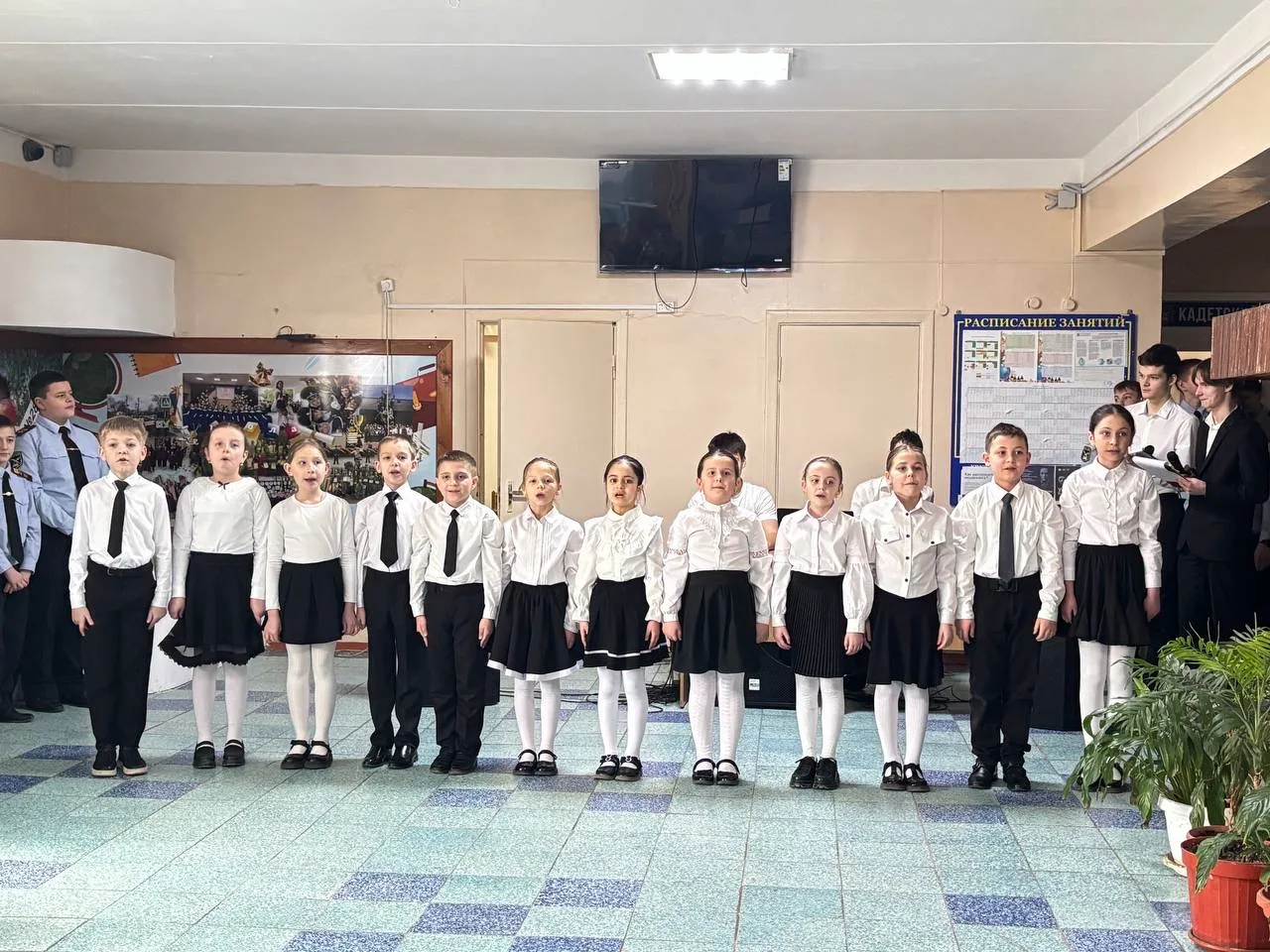📣Сегодня в нашей школе состоялся замечательный концерт, посвящённый Международному Женскому Дню.  🎉М
