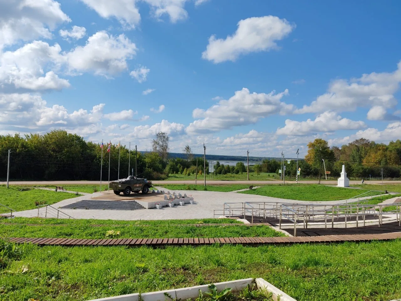 Доброе утро!🌞
Мы вам желает отличного четверга! 

Подписаться на 👉 NaGluxo Сивинский район       /
