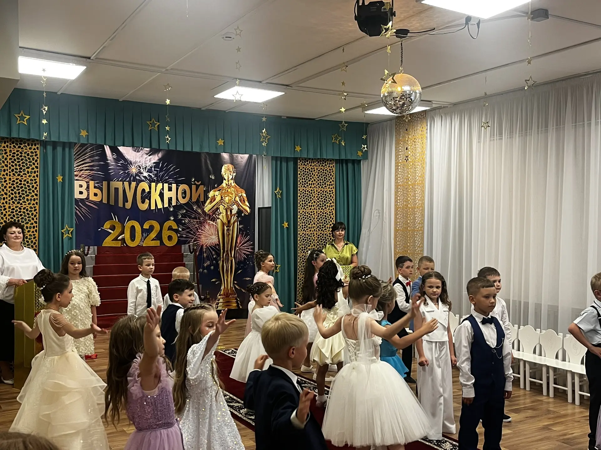 🎈 Вот и пролетели выпускные в нашем саду!