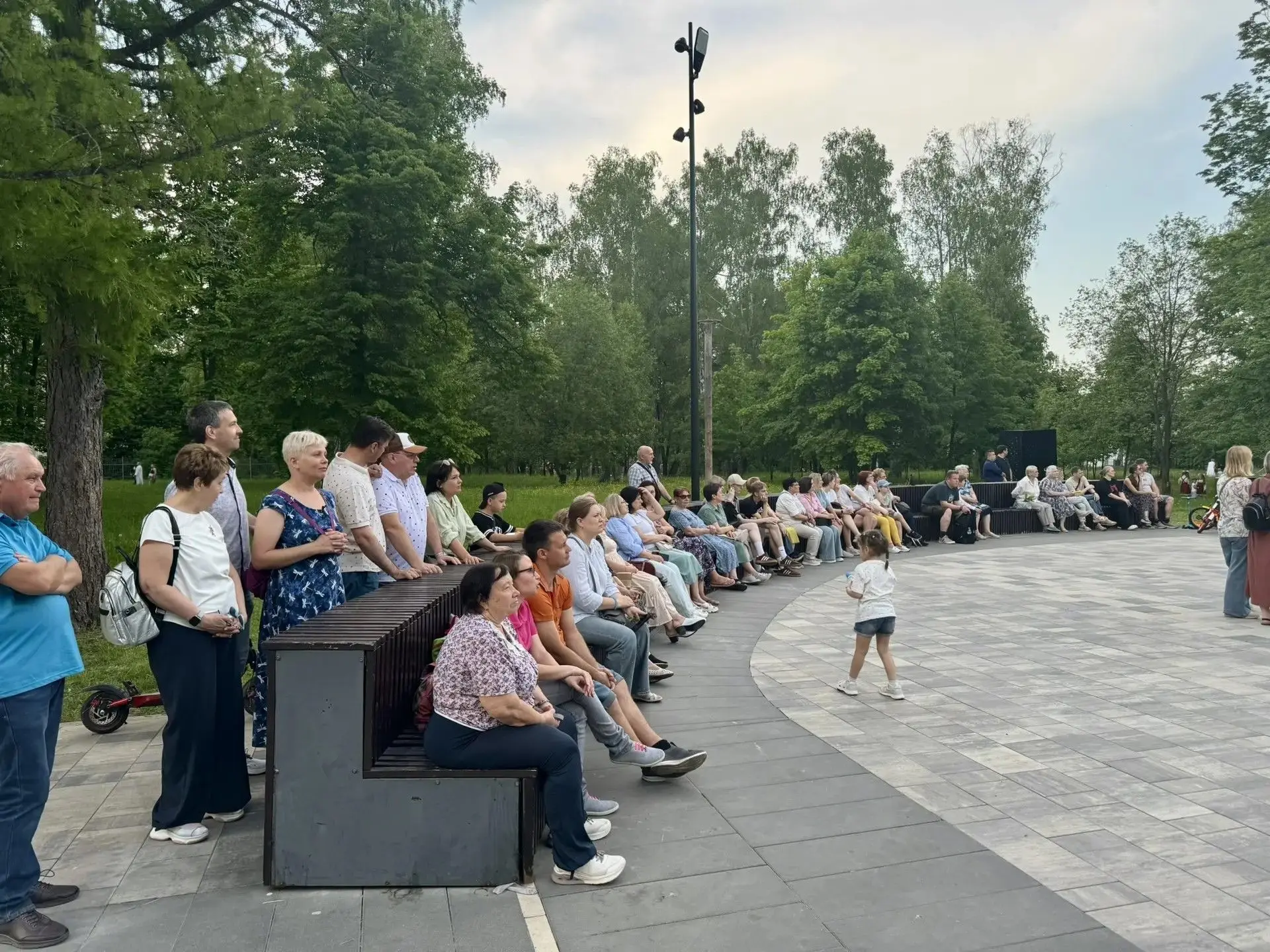 🎼 Не про буквы, а про память: в ступинском парке прошёл концерт ко Дню славянской письменности  На ц