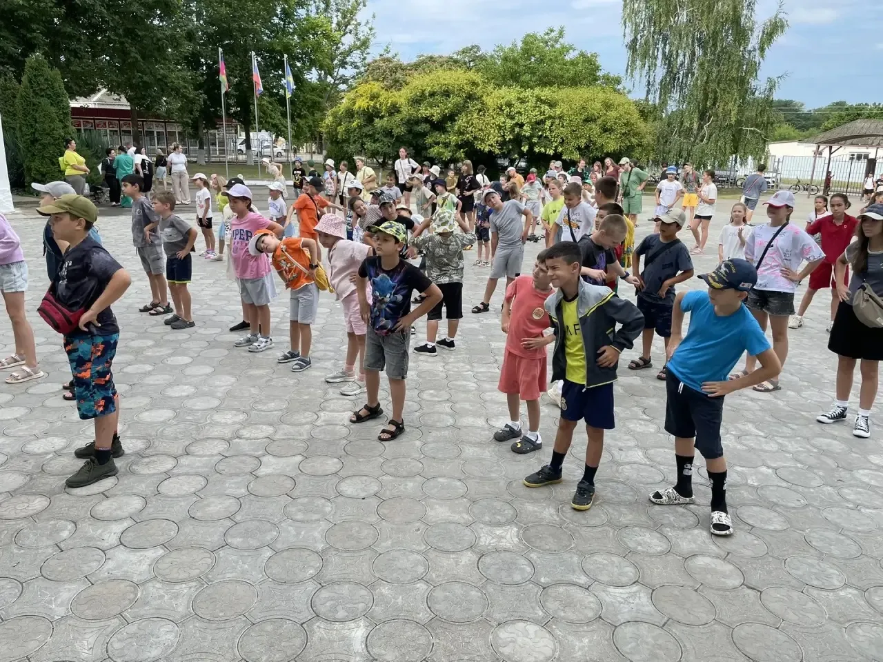 ☀️ Среда в лагере «Ассоль»: энергия, творчество и песни до обеда!

Новый день в лагере — новые прикл