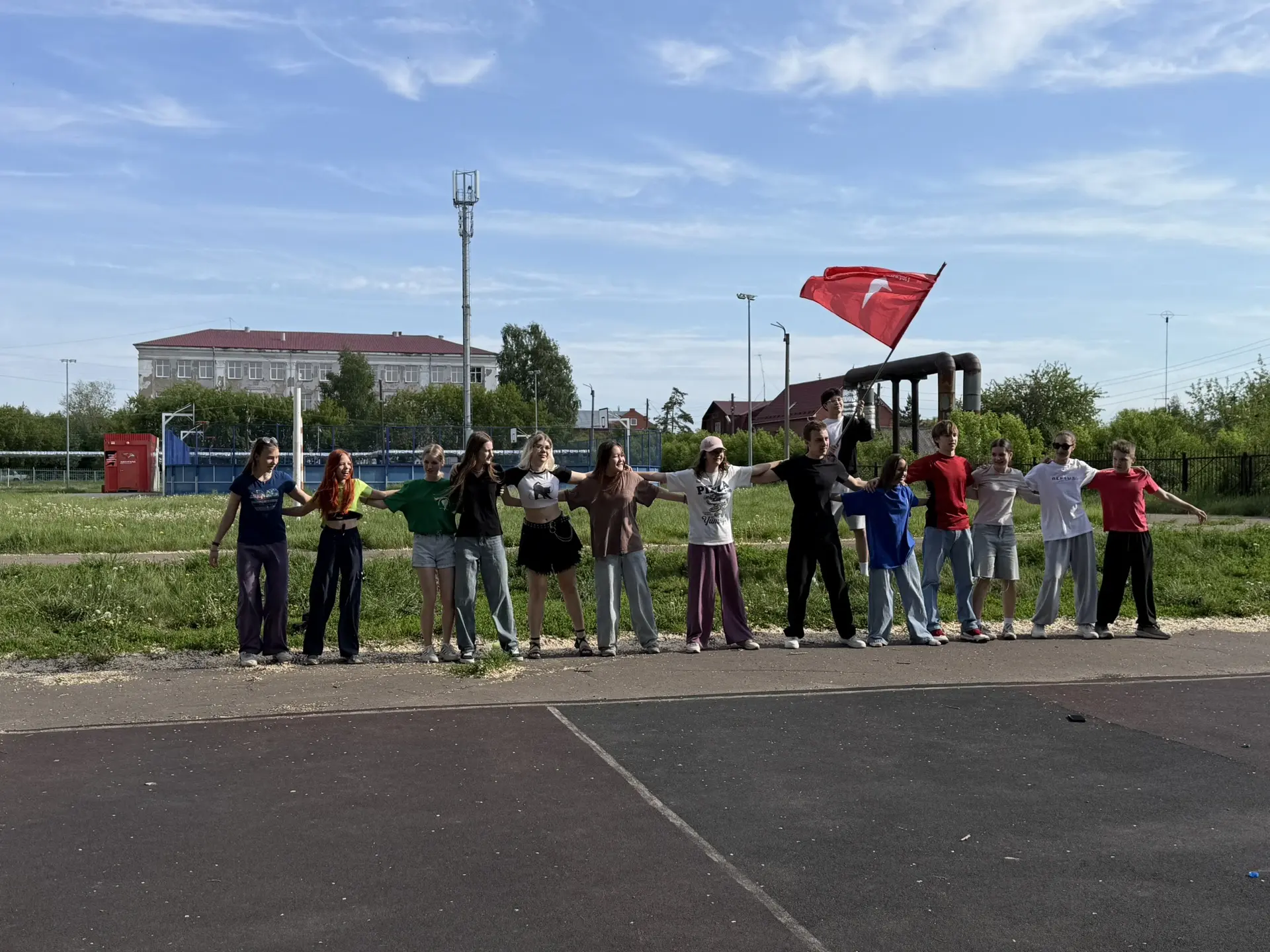 Второй день в пришкольном лагере «Луч» — День Первых!  ☀️❤️
