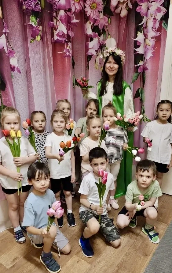 🌷☀️🌟Друзья! Пусть весна подарит вам яркие краски настроения, тепло солнечных лучей и ...