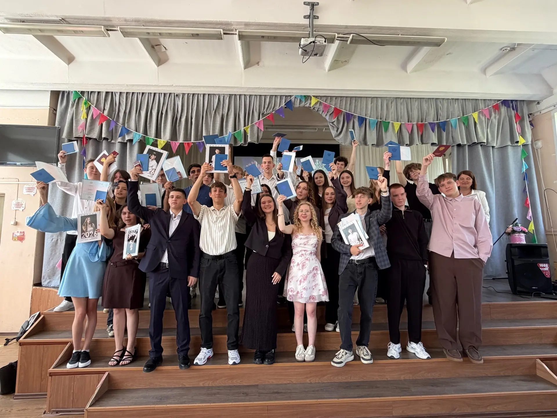 🎓Сегодня в нашей #Школа11Кострома случилось настоящее событие! Мы торжественно вручили...