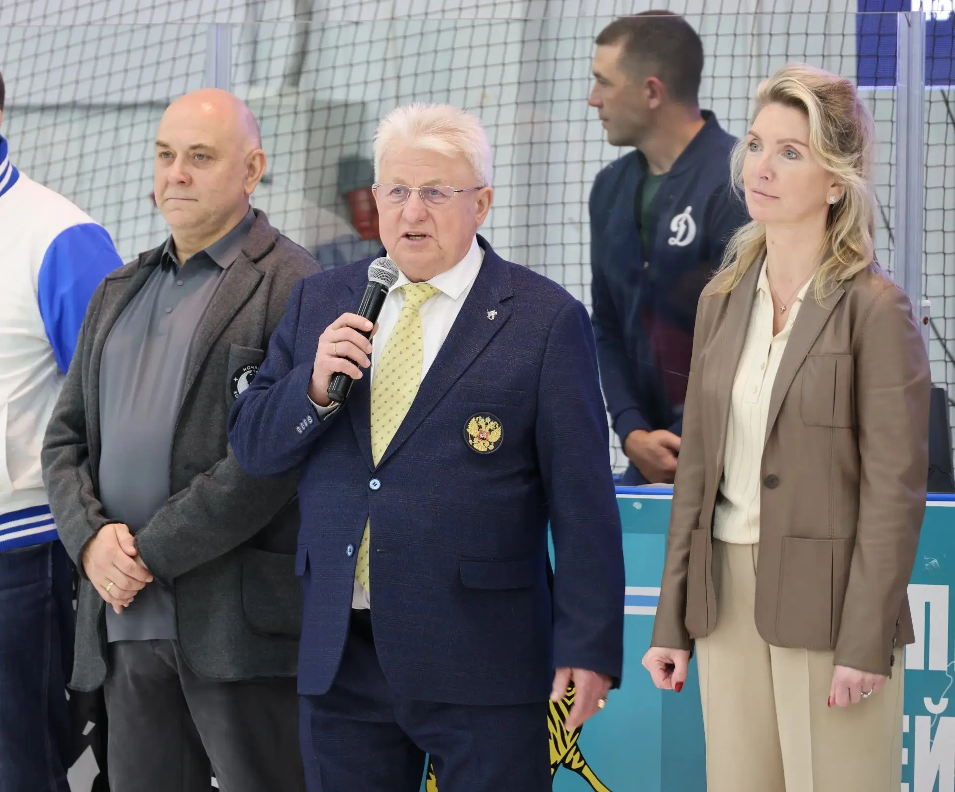 🏒  Шестикратный чемпион мира по хоккею Владимир Мышкин открыл очередной сезон НХЛ в Би...