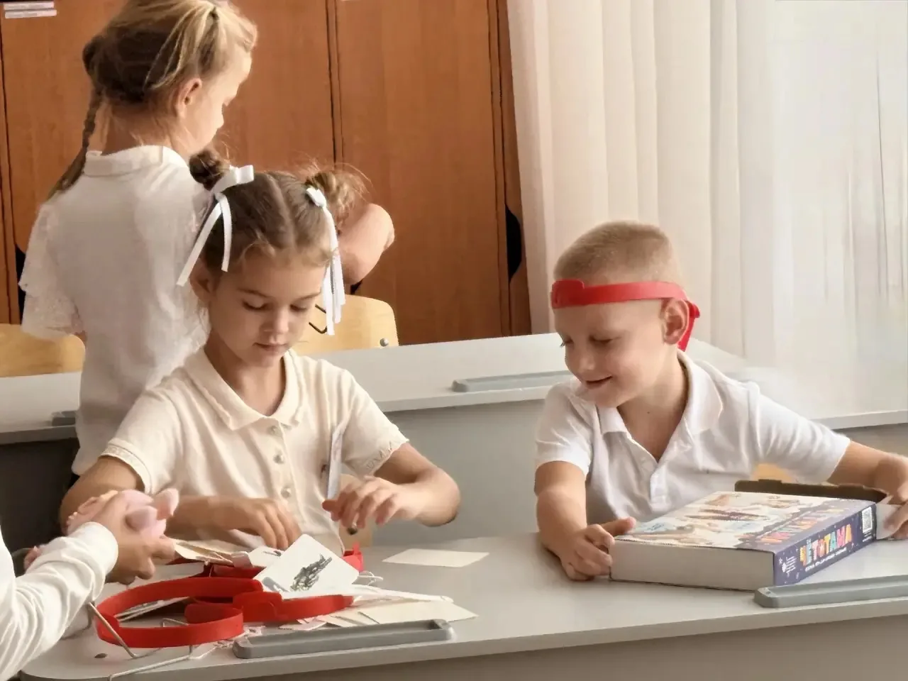 В нашей школе есть группа продленного дня, где ребята после уроков могут весело и интер...