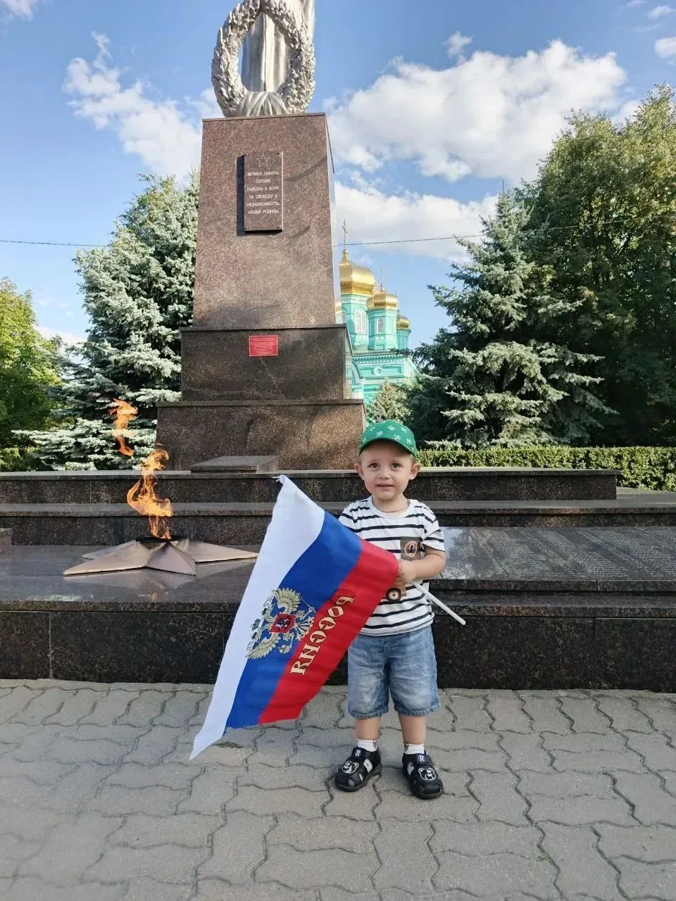 🇷🇺 22 августа вся страна отмечает День флага России. И воспитанники нашего детского с...