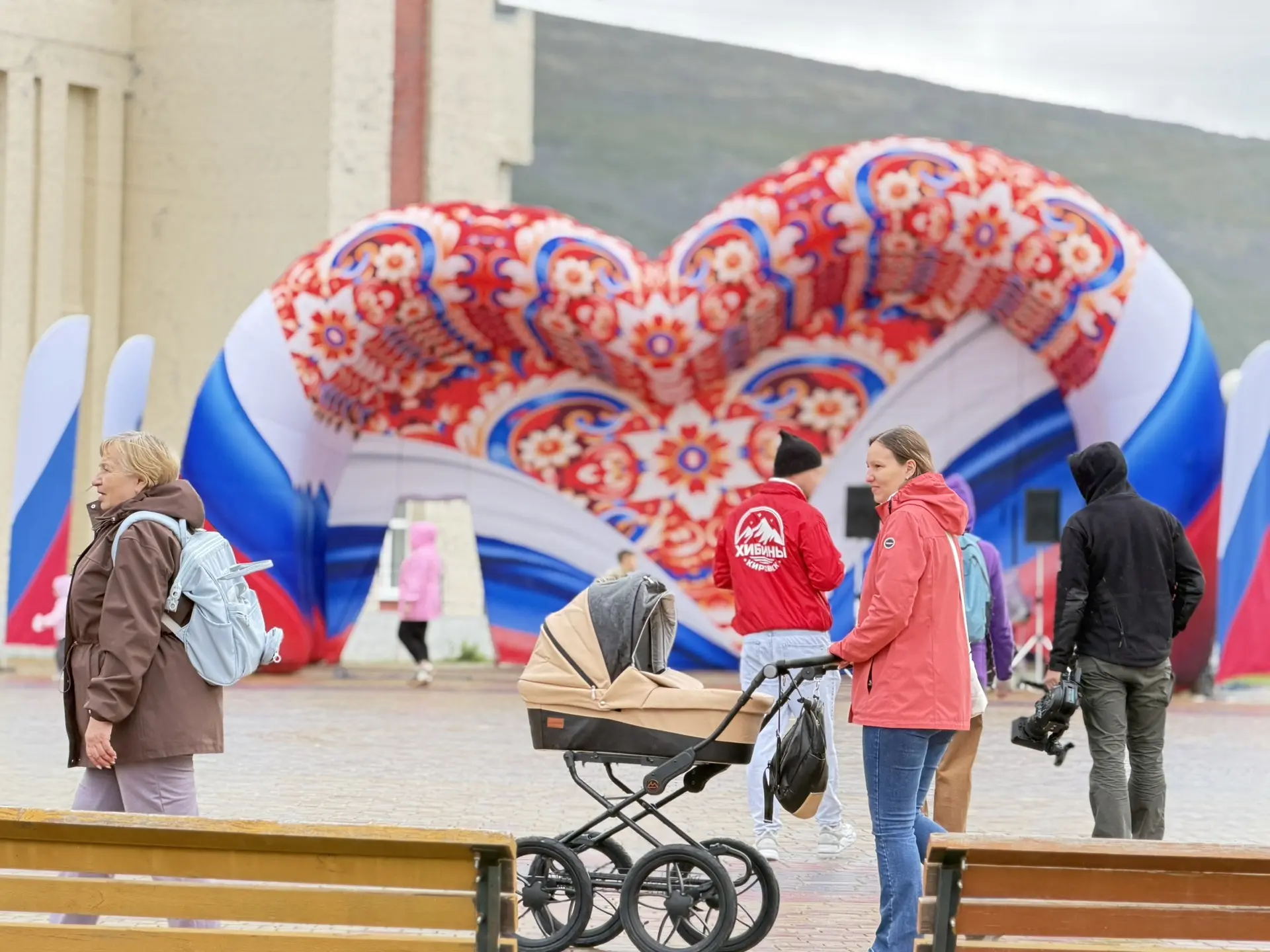 🇷🇺 В Кировске отметили День флага