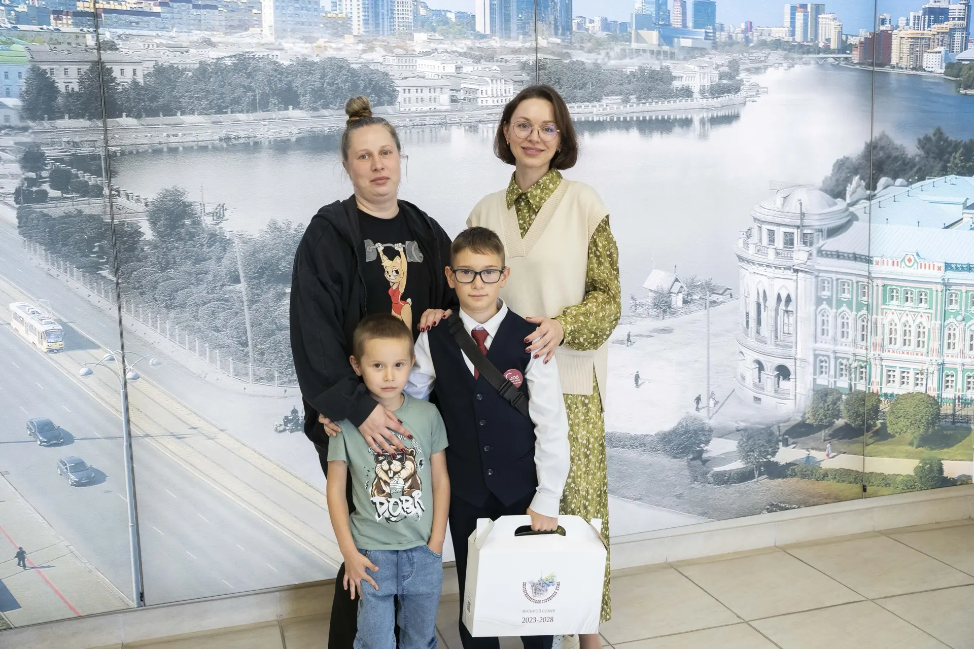 🎒 С заботой о детях: депутаты помогли семьям подготовиться к новому учебному году