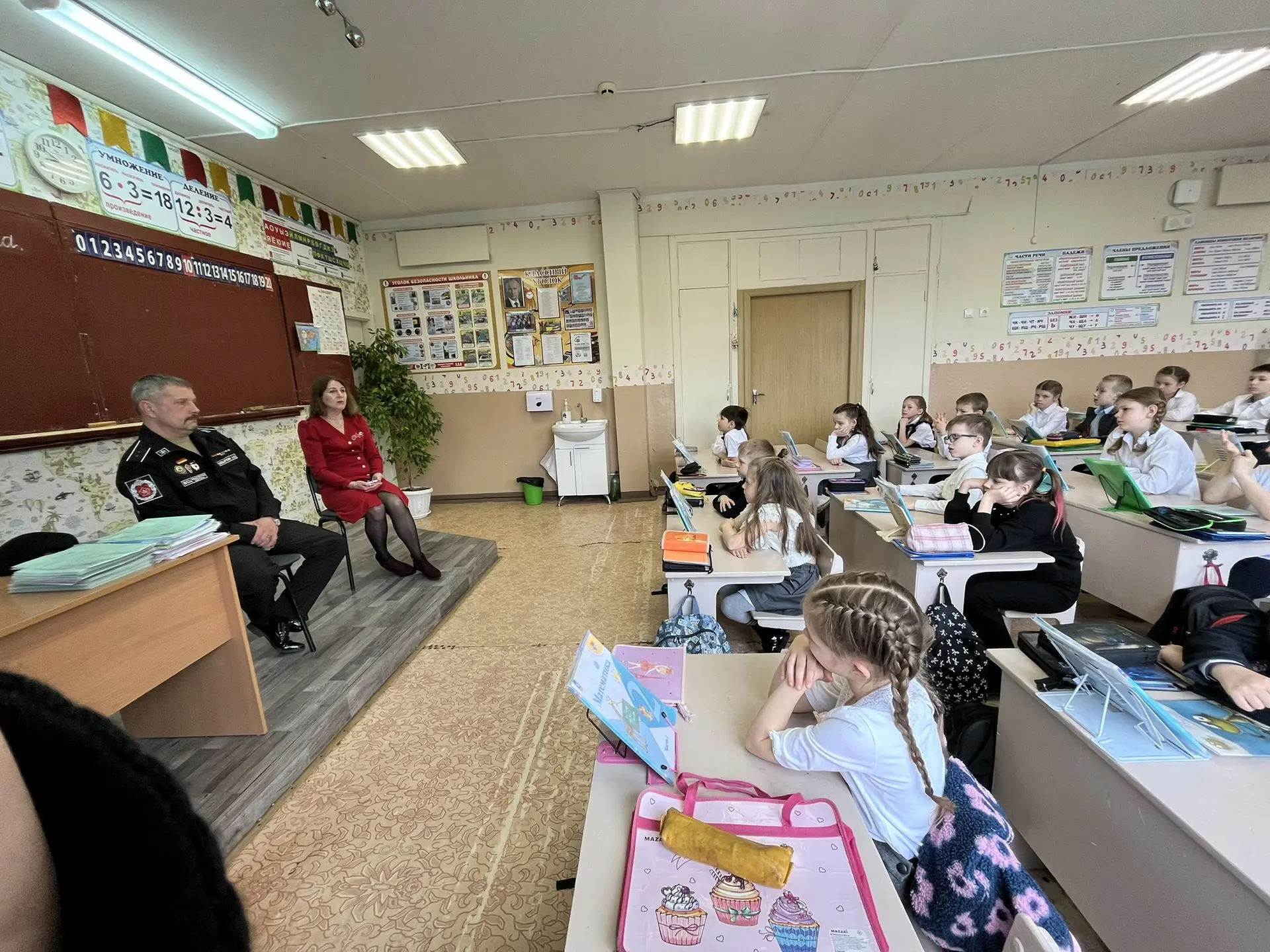 Урок мужества: встреча с настоящим героем Сегодня в нашей школе прошёл особенный урок мужества! К на