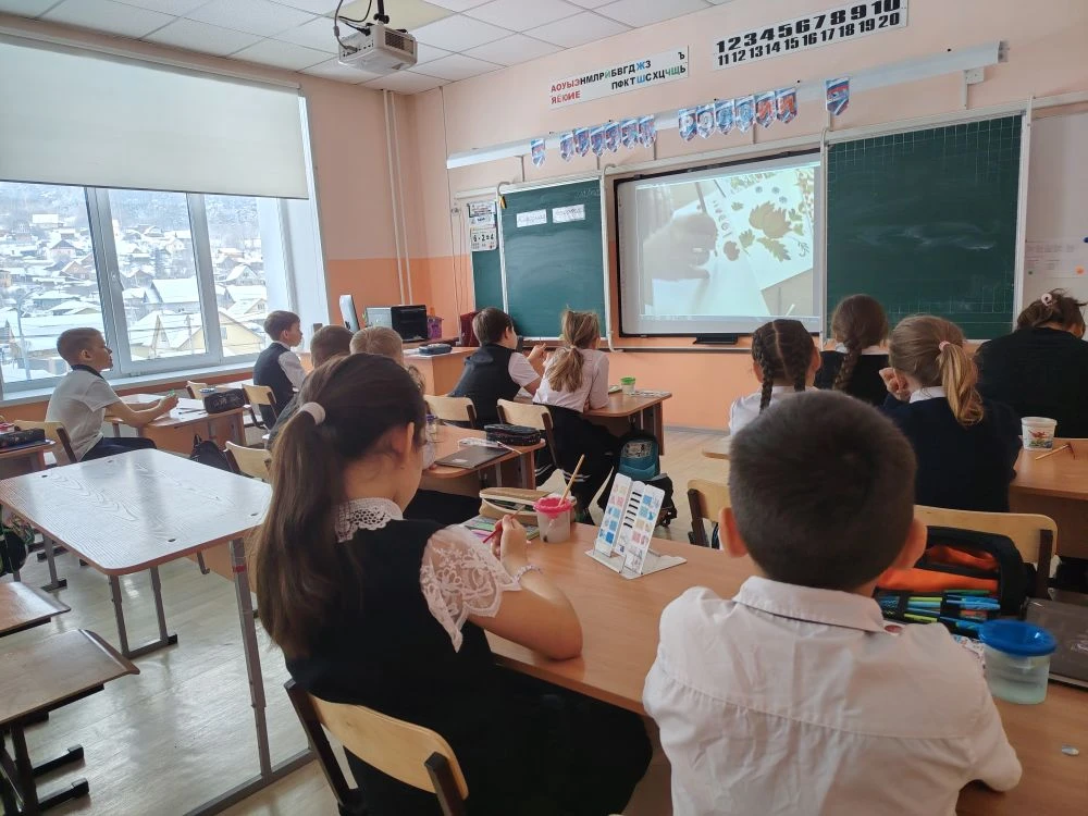 «Одна страна – одна история».   Сегодня, в 3Б классе, прошло увлекательное занятие, посвящённое уник