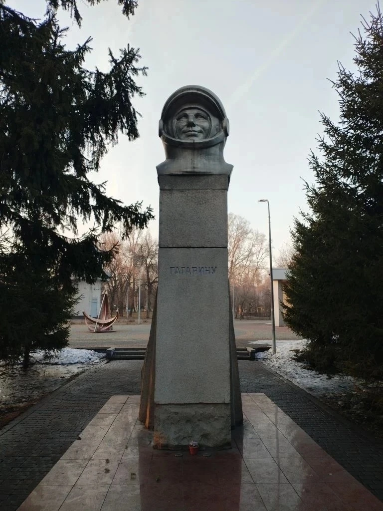 📸✨ Внимание, друзья! ✨📸  Ученица 8В класса Трубицына Надежда принимает участие в фото-челлендже "Кос
