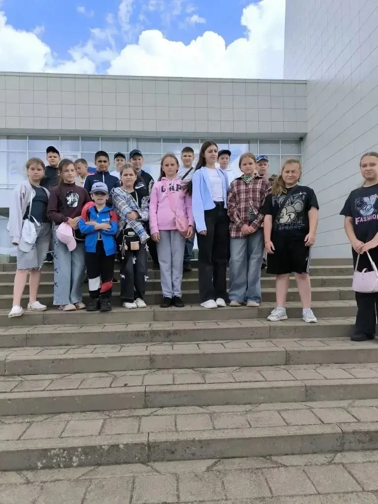 Мы ищем свой идеальный баланс! ⚖️

9-й день в лагере прошел под девизом «Три в одном»:
1️⃣ Культурны
