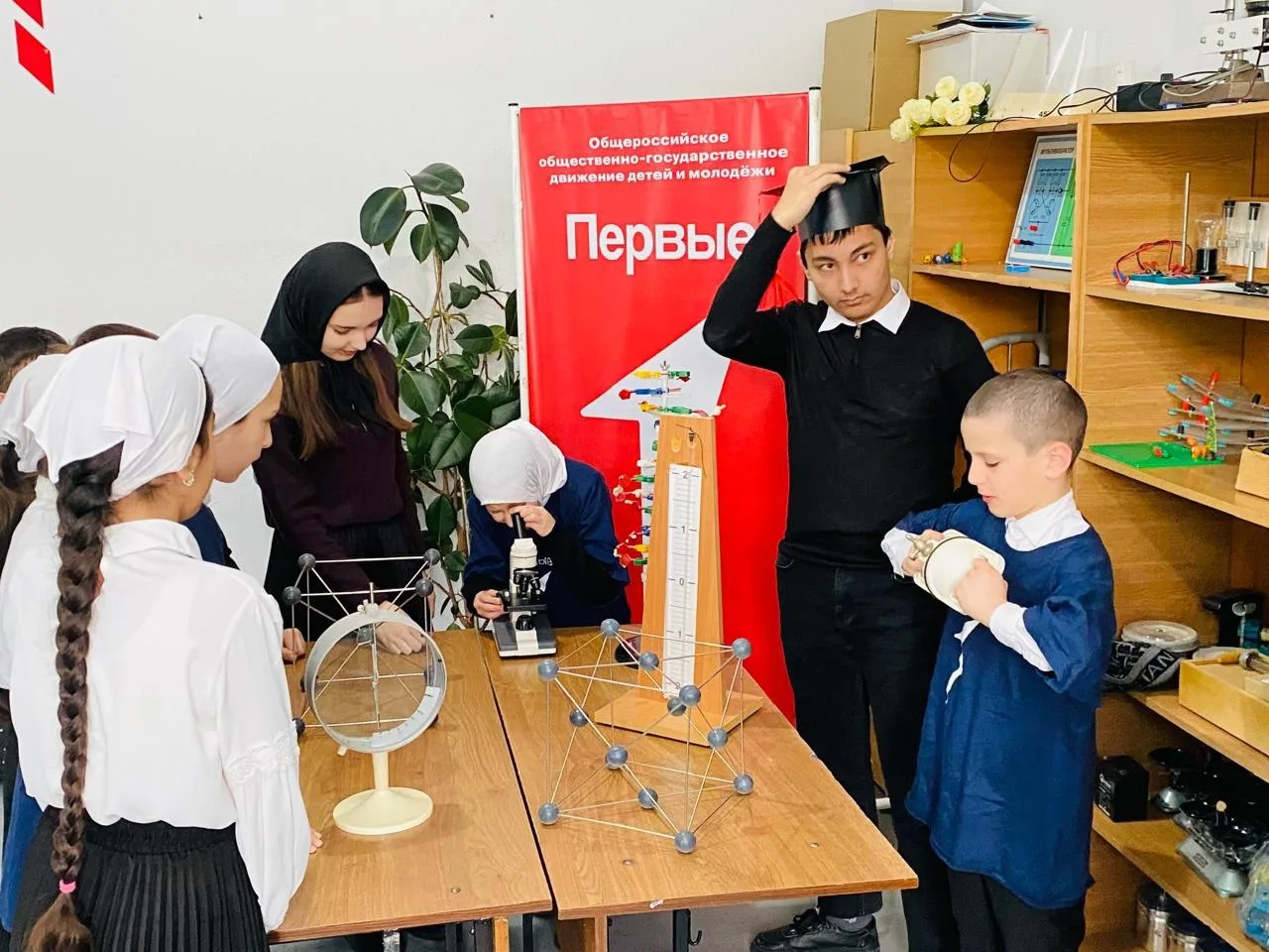 🧪ДЕНЬ НАУКИ | Движение Первых 

8 января в России празднуется День науки!
Праздник отмечается именн