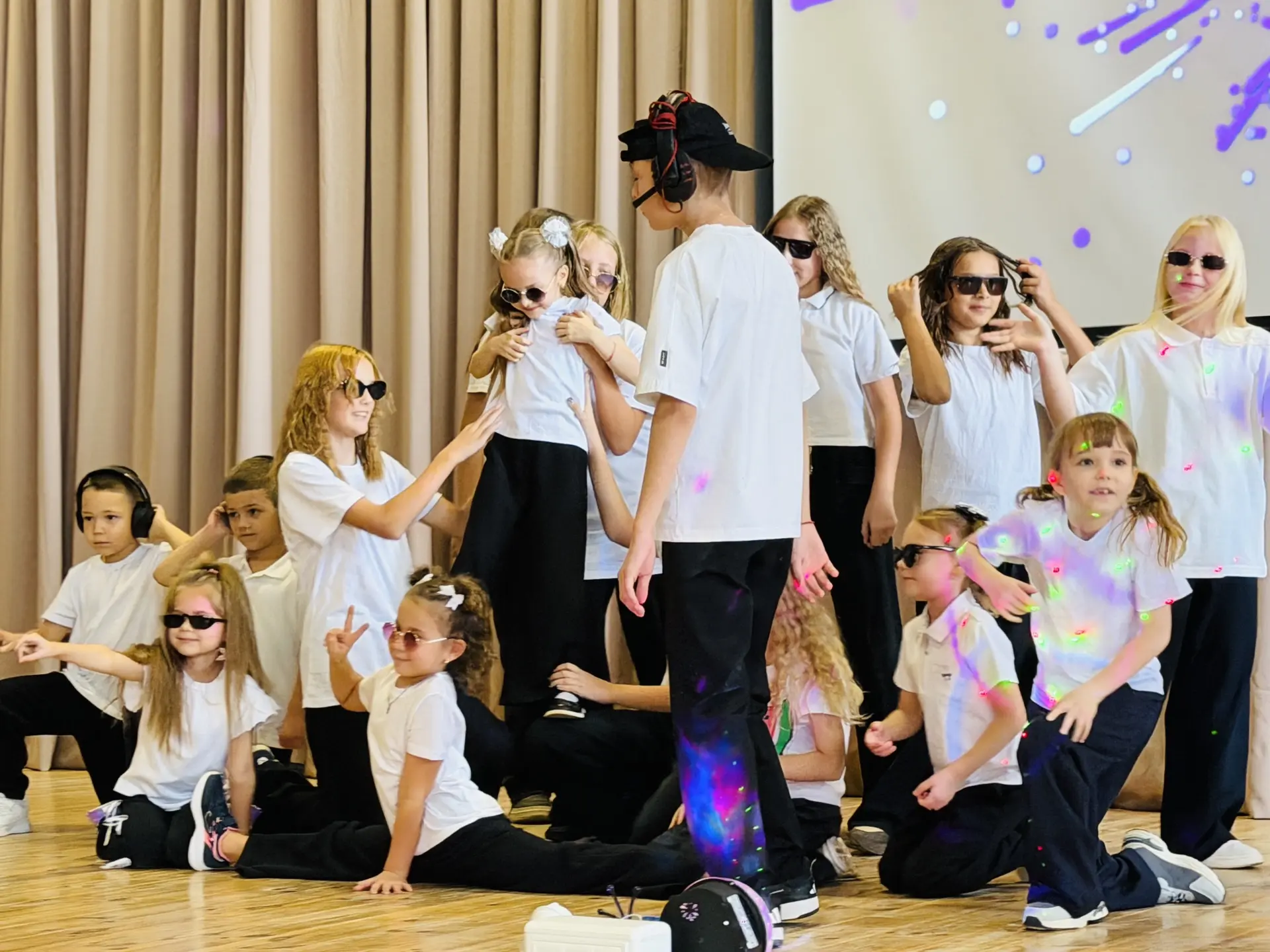 🎉 С Днём учителя 💛