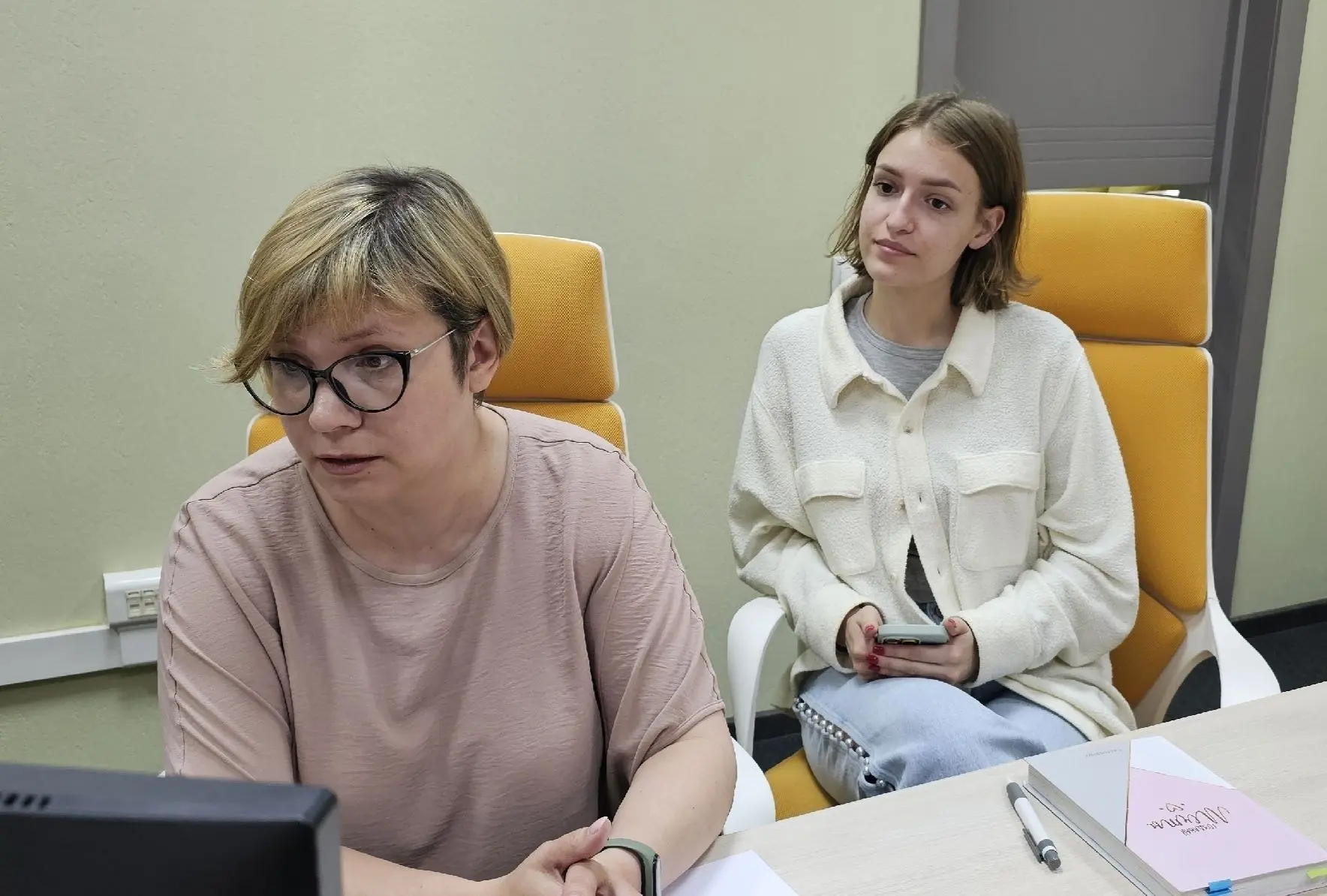 В Региональном центре «Семья» прошла онлайн встреча с психологами Тюменской области

На встрече разо
