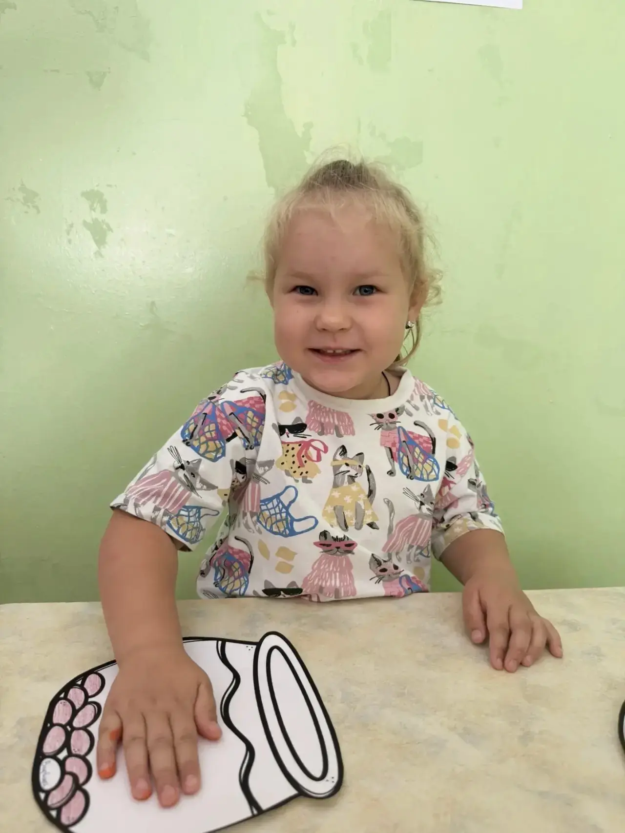 Рыбки в домике стеклянном
Плавают туда-сюда,
Машут хвостиками плавно —
Вот какая красота!🐠🐟🐡💦💕
