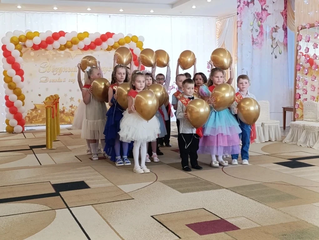 В подготовительных к школе группах ГБДОУ ЛНР №2 «Мечта» прошел выпускной — светлый и тр...