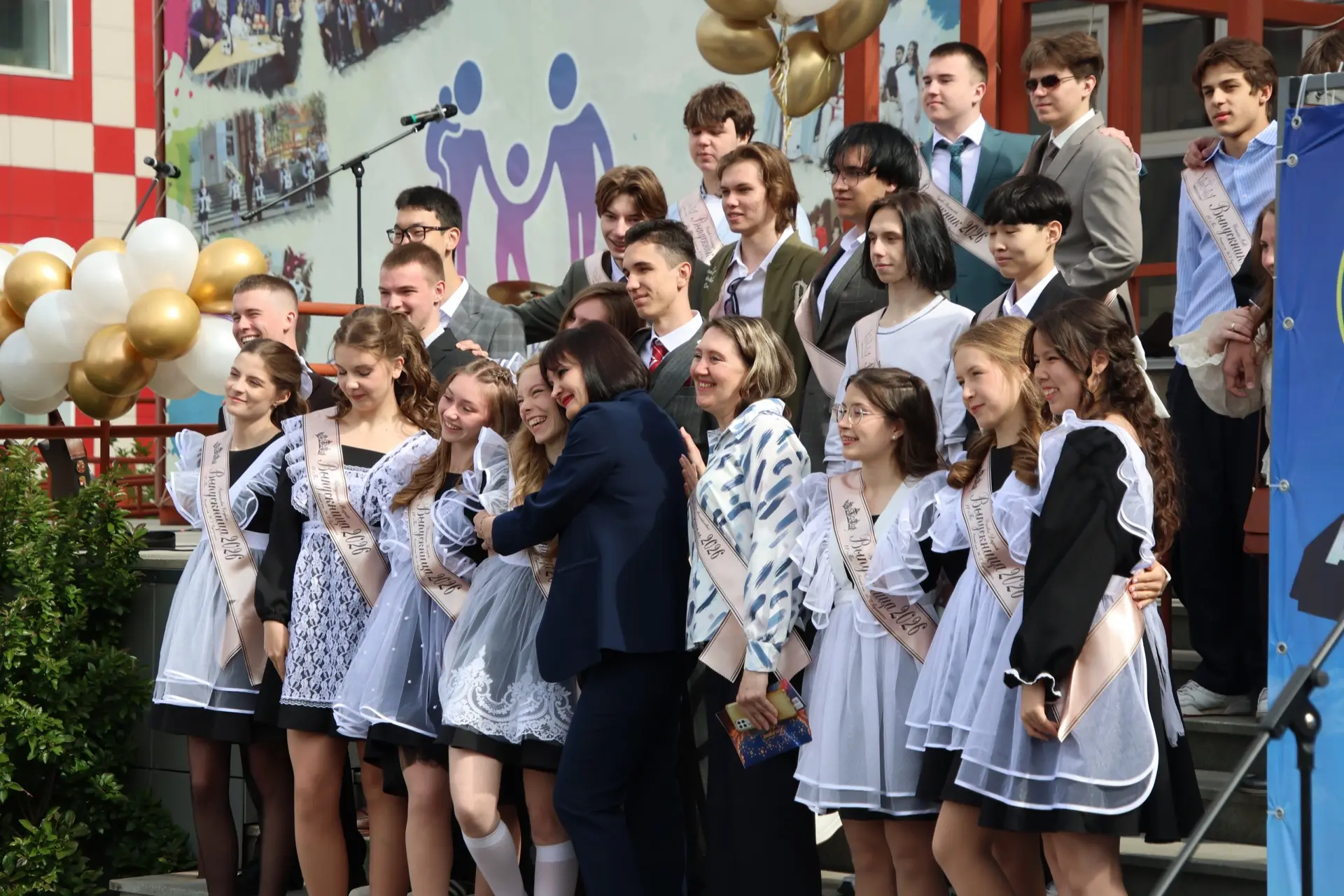 Дорогие друзья! Сегодня у нас особый городской праздник: «Последний звонок». В Абакане ...