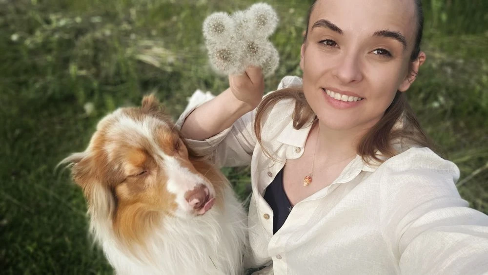 Честное слово, я хотела сделать чай, но что-то пошло не по плану😂

Мы с помощником, умной овчаркой,