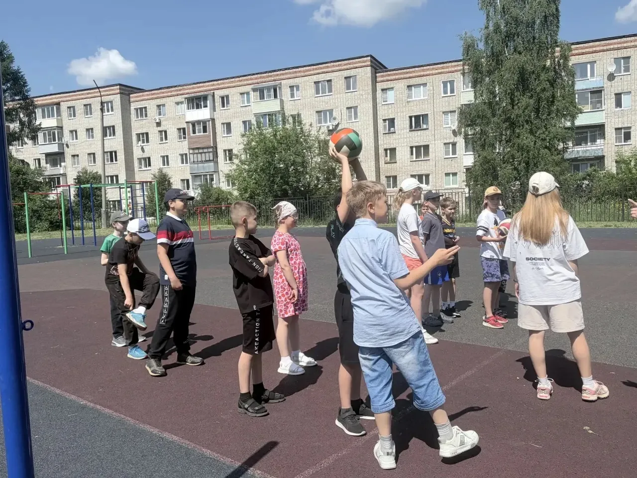 Спортивная эстафета в школьном лагере «Цветик-семицветик»

#МБОУСредняяшкола1Кольчугинскогоокруга
#К