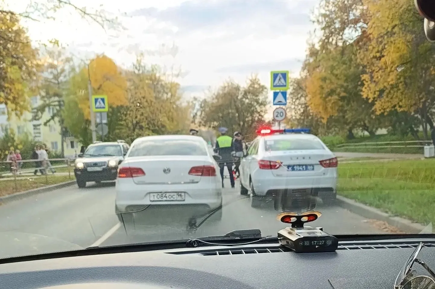 На улице Добролюбова сбили несовершеннолетнего