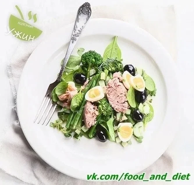 Салат с тунцом, зеленой фасолью и брокколи 🥗