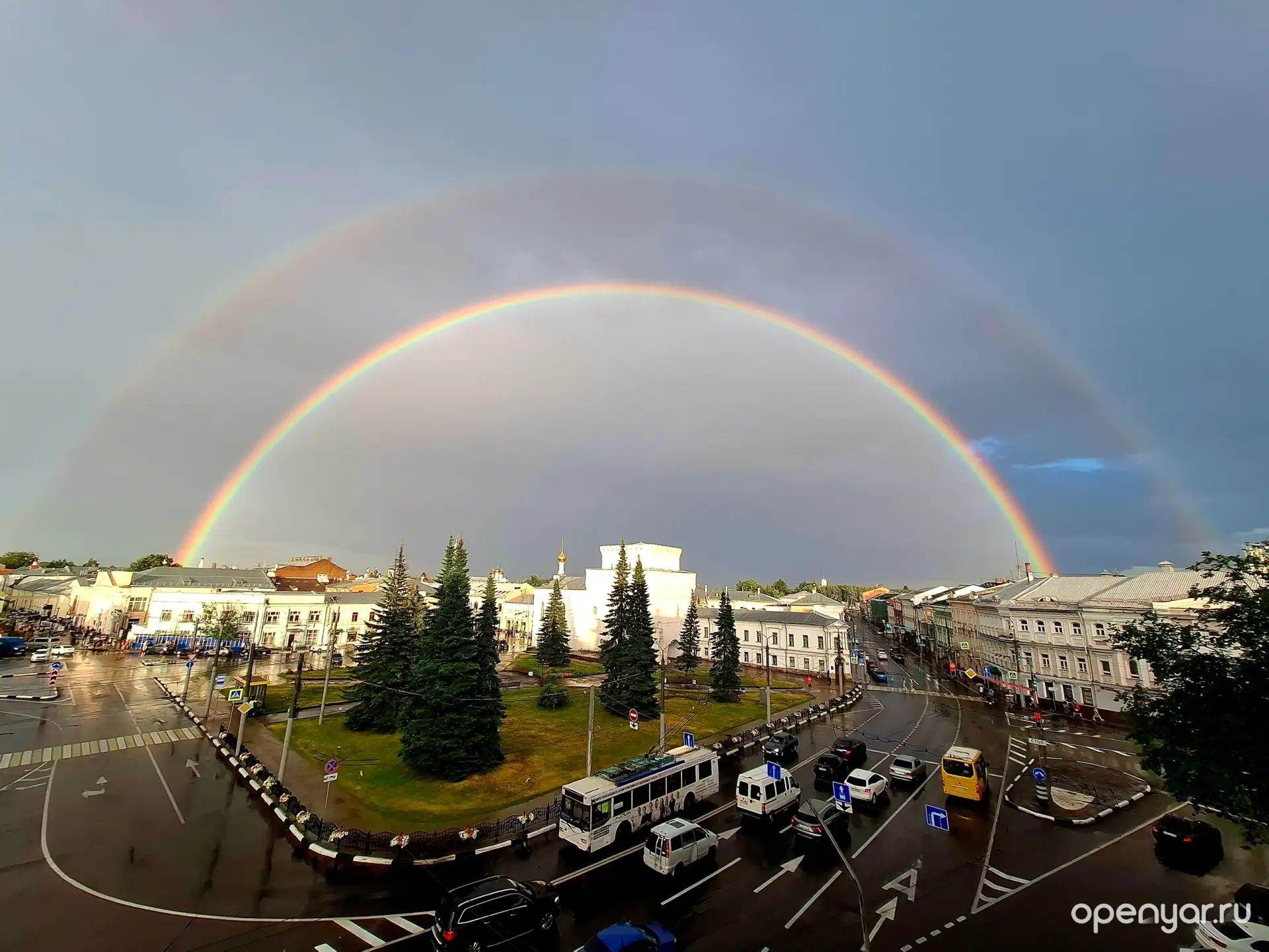 Пятничный вечер дарит красоту в небе! 🤩