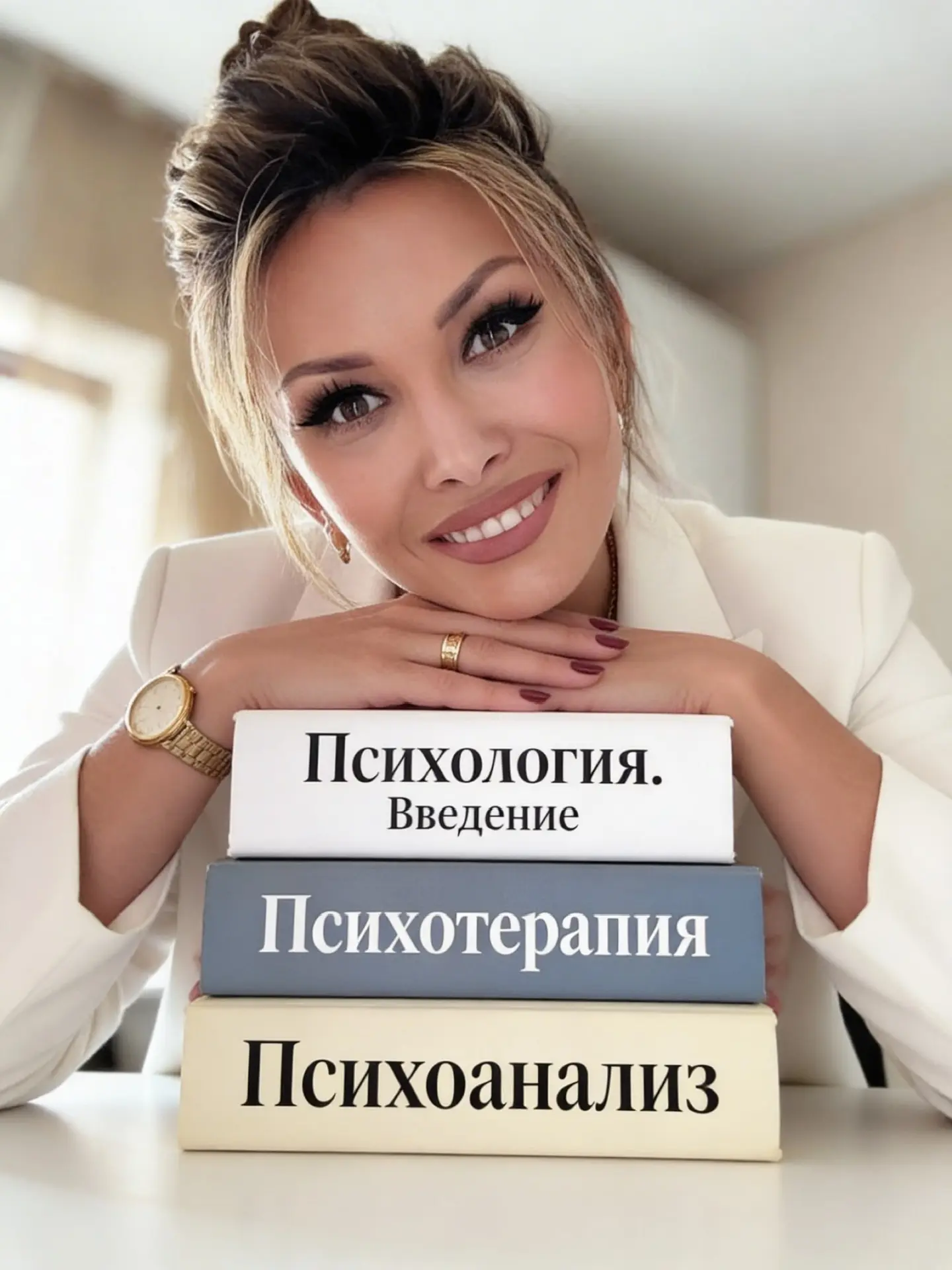 Тебе точно стоит тут остаться по нескольким причинам:

— ты устала от внутреннего хаоса и постоянног