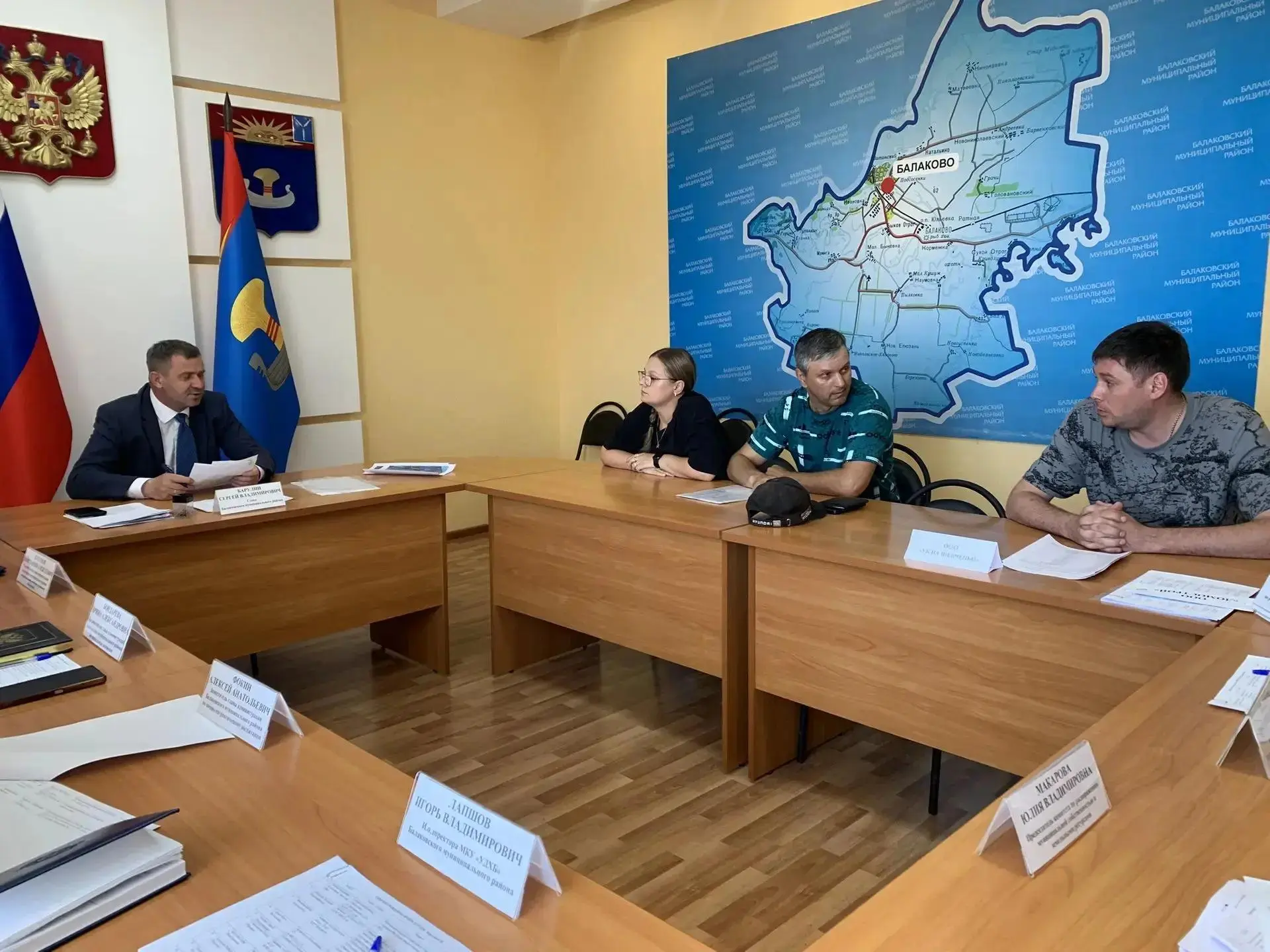 Провели прием жителей по личным вопросам

На встречу пришло 12 человек. Среди них был участник СВО, 