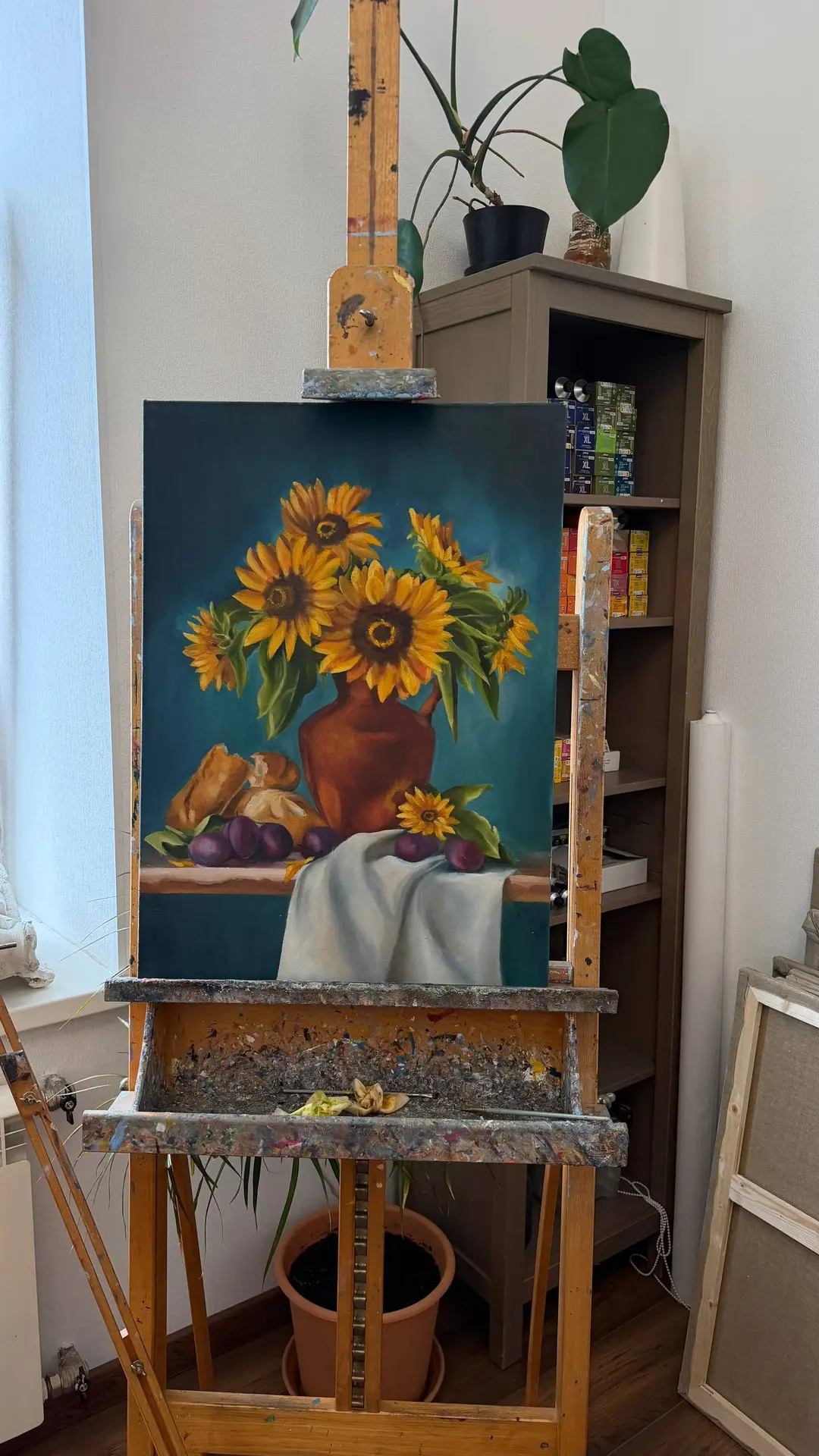 Воскресенье было таким 🌻

Пупсик у бабушки, я рисовала целых 4 часа (всё-таки план — доделать карти