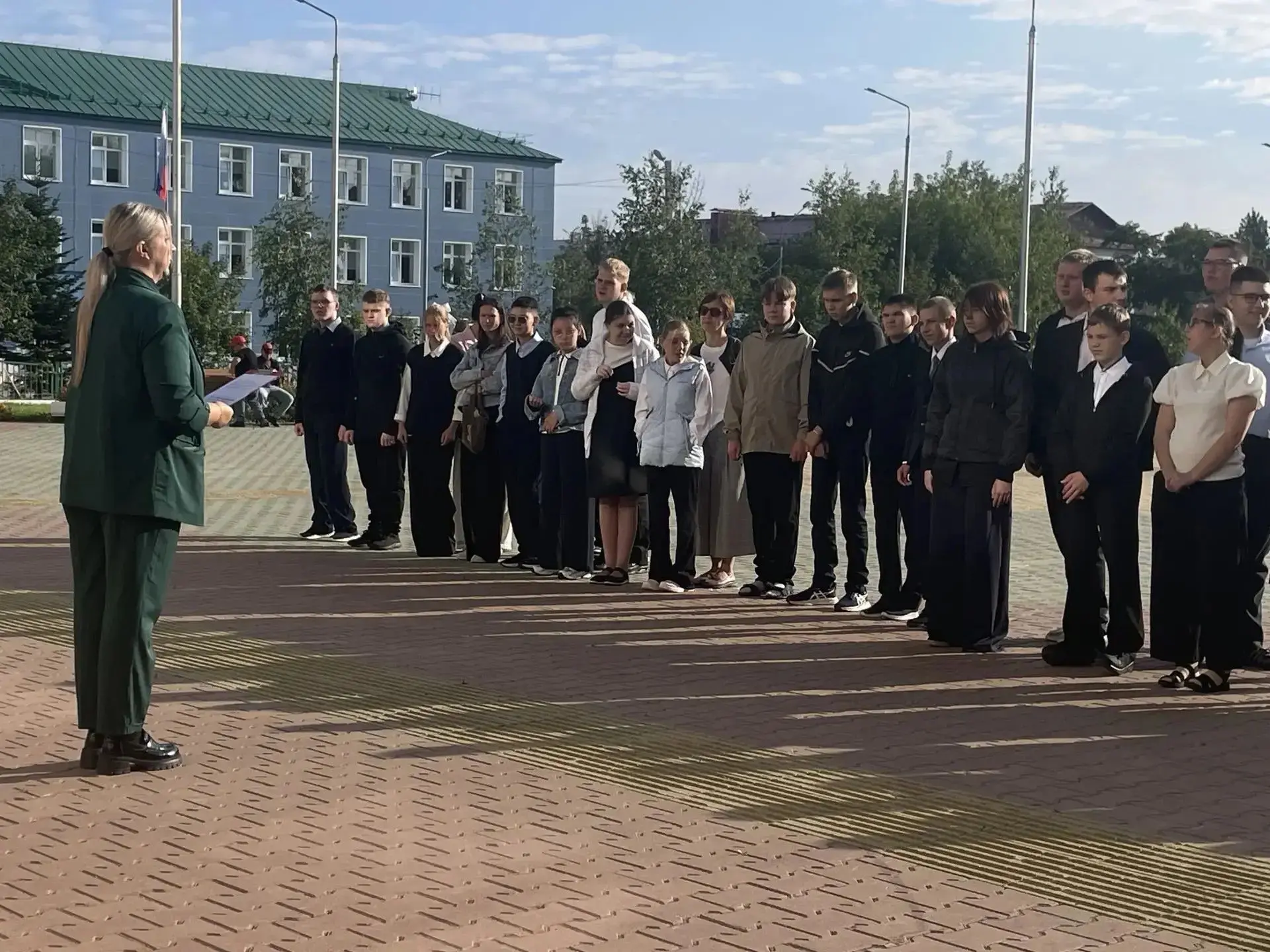 В КШ «Надежда» учебный день начался с памятной линейки.