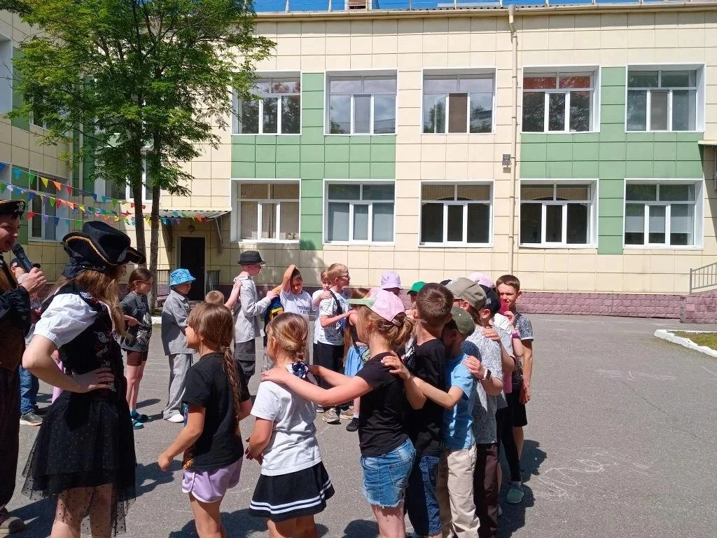 Пиратский квест: 
поиски сокровищ в школьном 
лагере! 
В  нашем школьном лагере царила настоящая атм