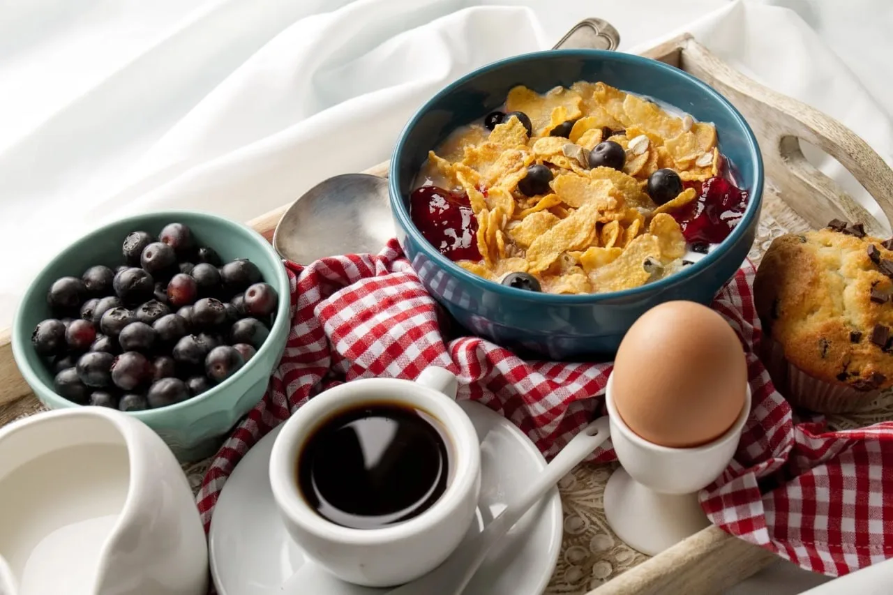 🥣 Диетолог назвал «мусорные» продукты для завтрака  Шоколадные шарики, сладкие хлопья и готовые завт