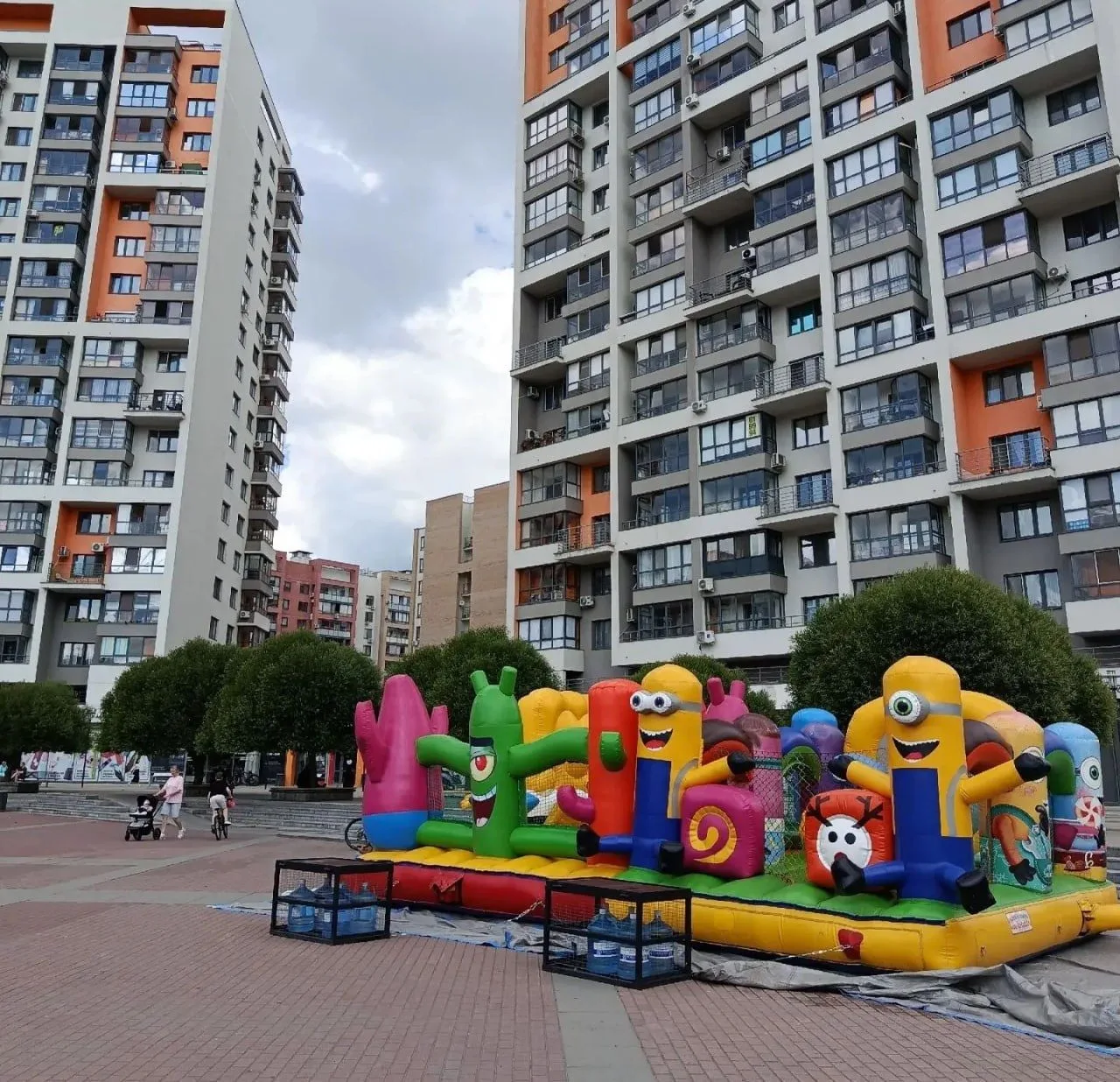 Незаконный бизнес батутов и прокатов самокатов накрыли в Тюмени