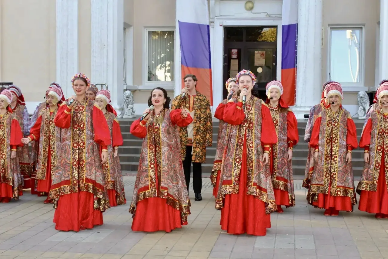 Наши артисты в центре больших праздничных событий! 🤍💙❤️