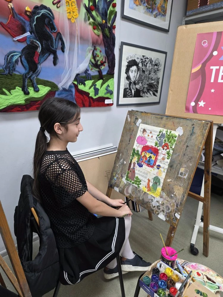 🎨Поздравляем учащуюся Марукян Еву с победой в Республиканском конкурсе "Театр глазами ...